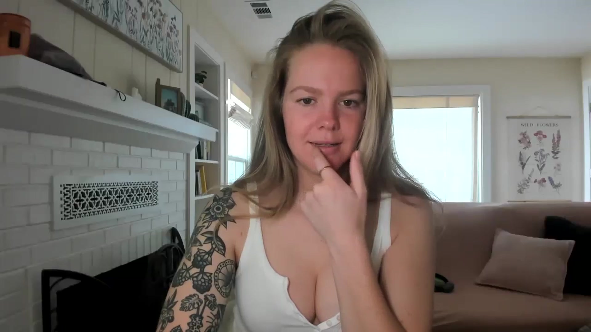 Gallery image thumbnail from KittyKat29's myfreecams stream on, 05/10/2024, 17:26 image 13 of 20