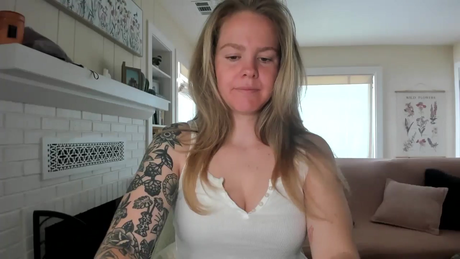Gallery image thumbnail from KittyKat29's myfreecams stream on, 05/10/2024, 17:26 image 10 of 20