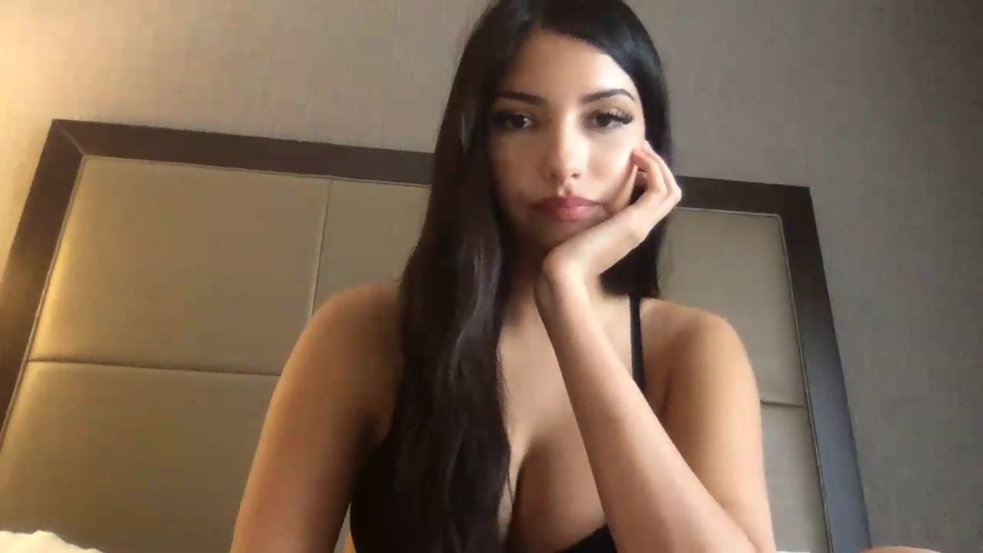 Gallery image thumbnail from KittyKatalina's myfreecams stream on, 07/02/2026, 21:42 image 8 of 20