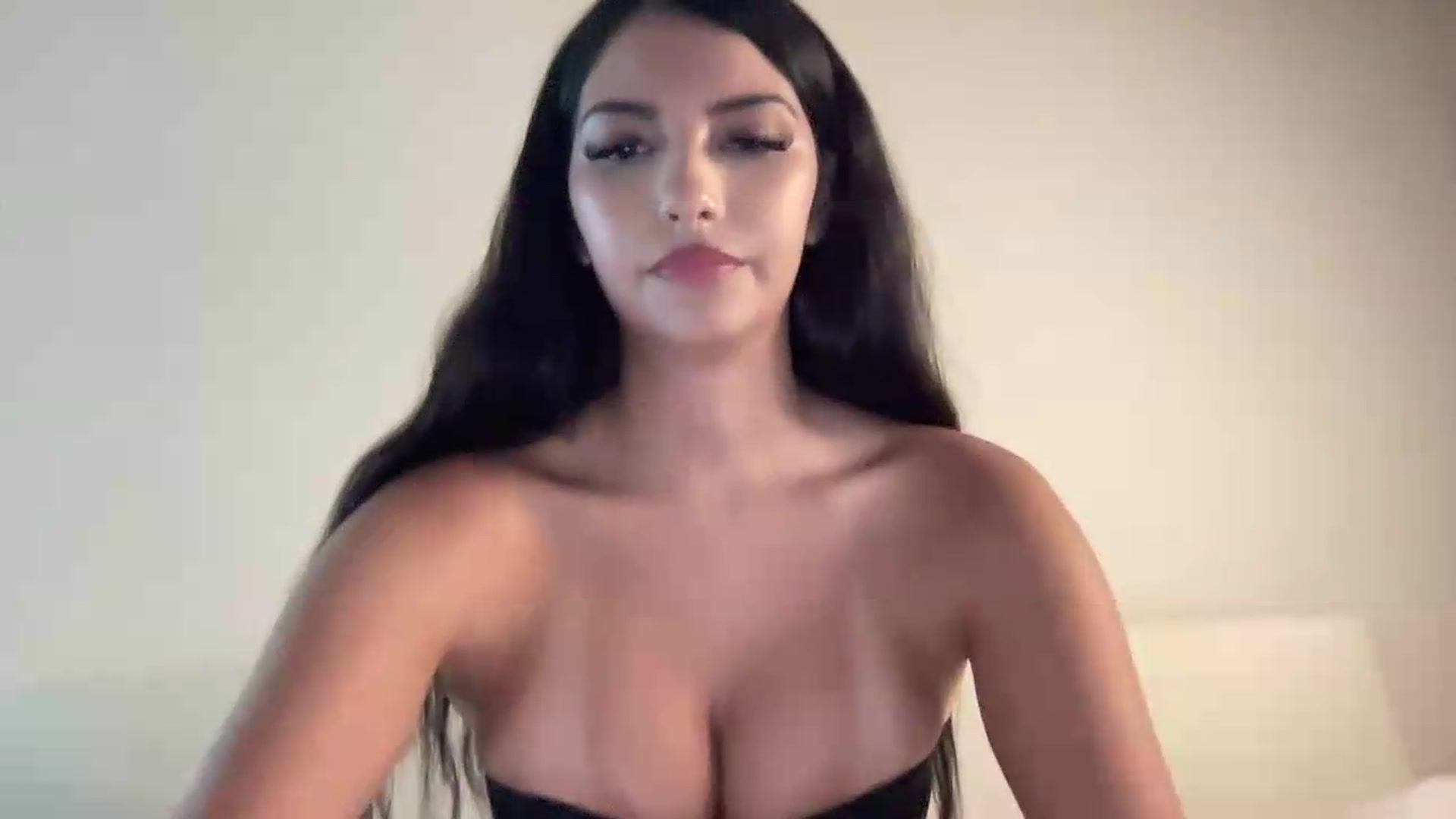 Gallery image thumbnail from KittyKatalina's myfreecams stream on, 07/28/2026, 02:51 image 18 of 20