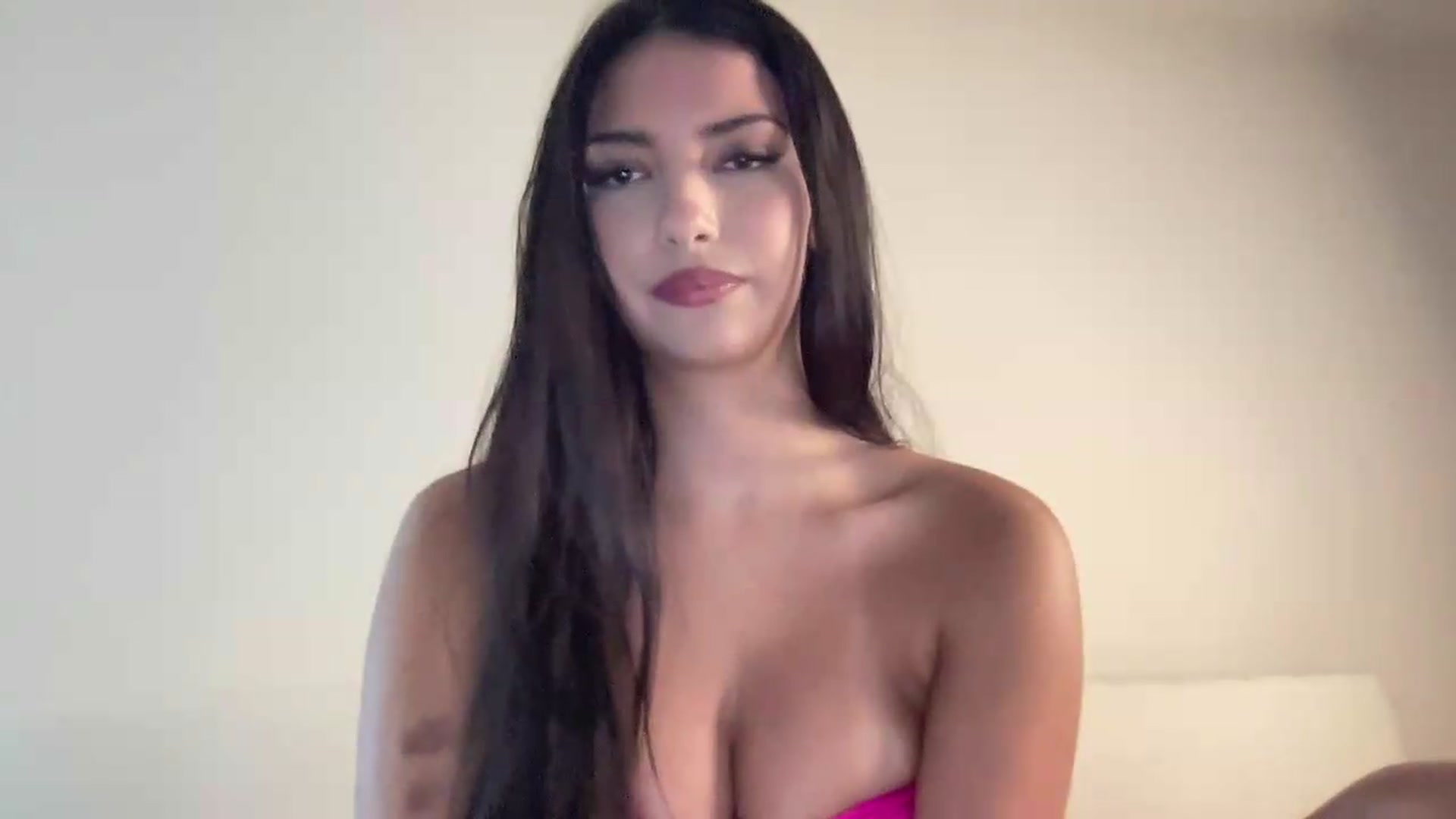 Gallery image thumbnail from KittyKatalina's myfreecams stream on, 08/04/2026, 01:11 image 6 of 20