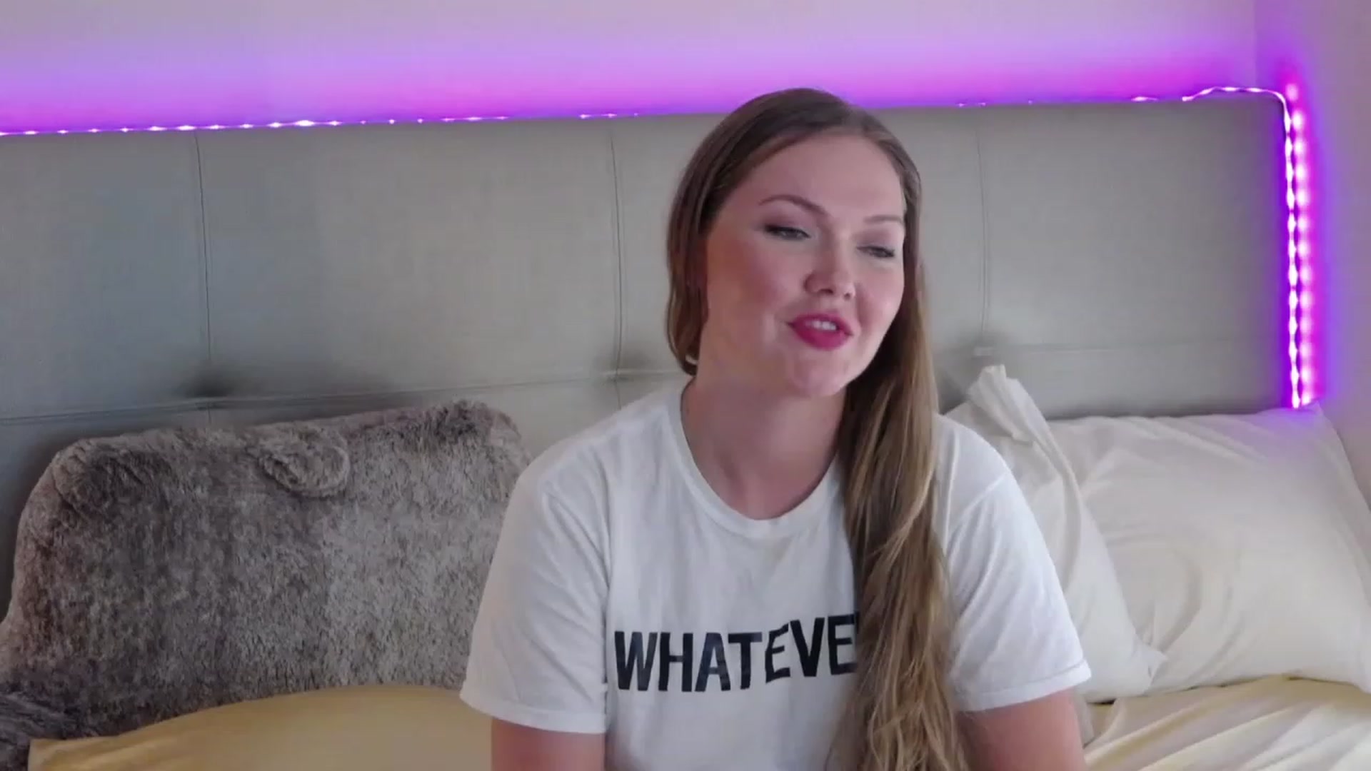 Gallery image thumbnail from KittyKpk's myfreecams stream on, 12/22/2022, 15:33 image 13 of 20