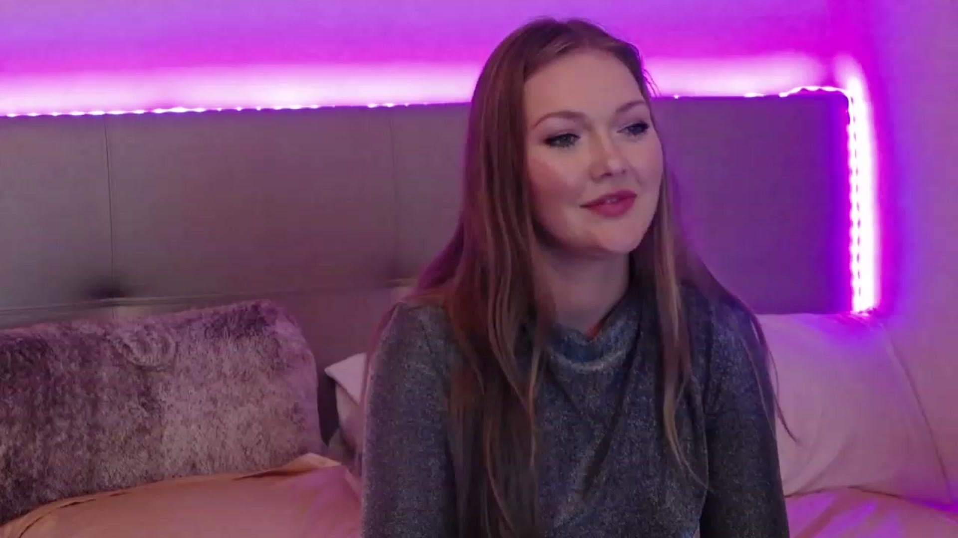 Gallery image thumbnail from KittyKpk's myfreecams stream on, 12/23/2022, 19:46 image 6 of 20