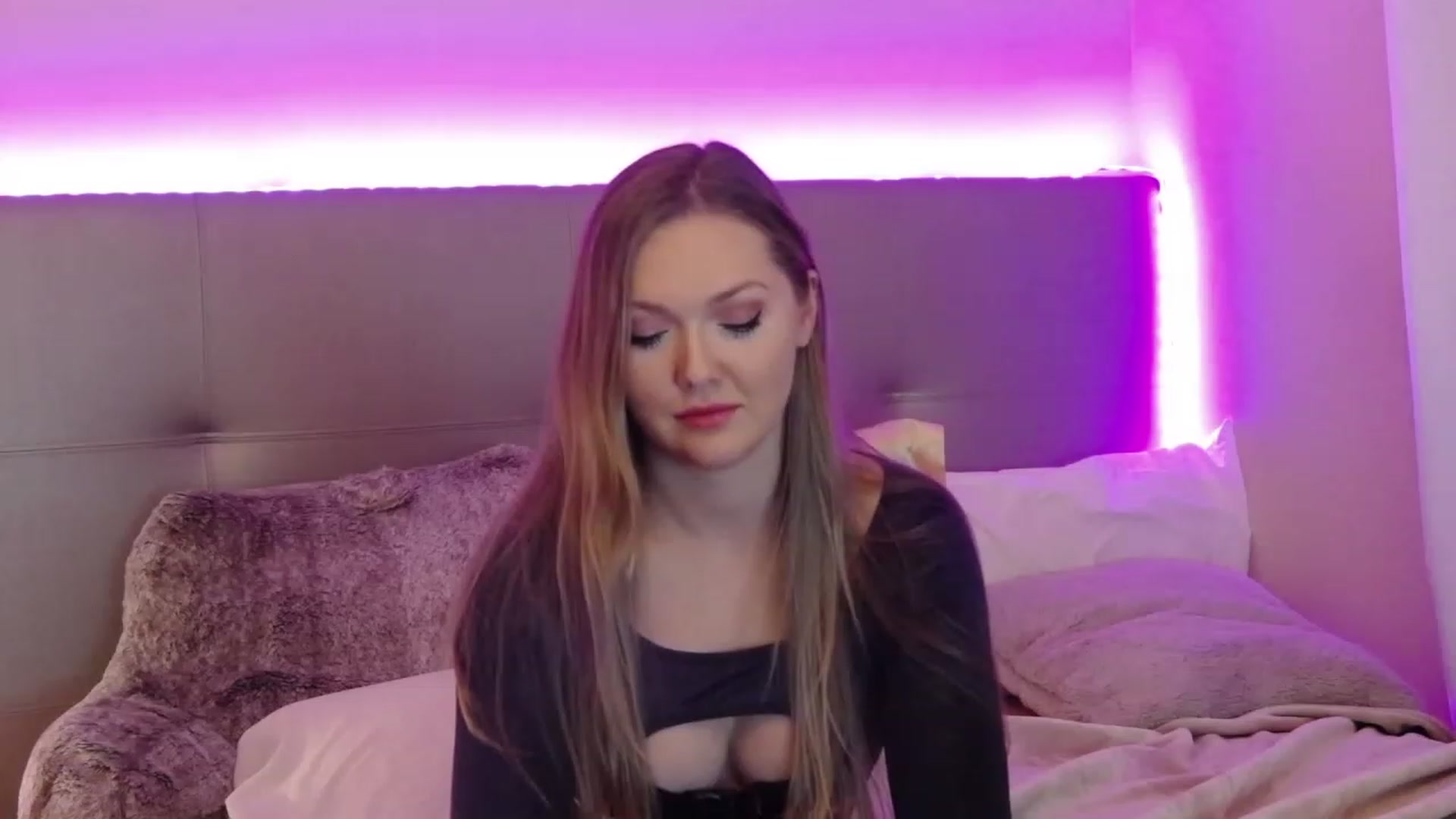 Gallery image thumbnail from KittyKpk's myfreecams stream on, 02/17/2023, 08:05 image 13 of 20