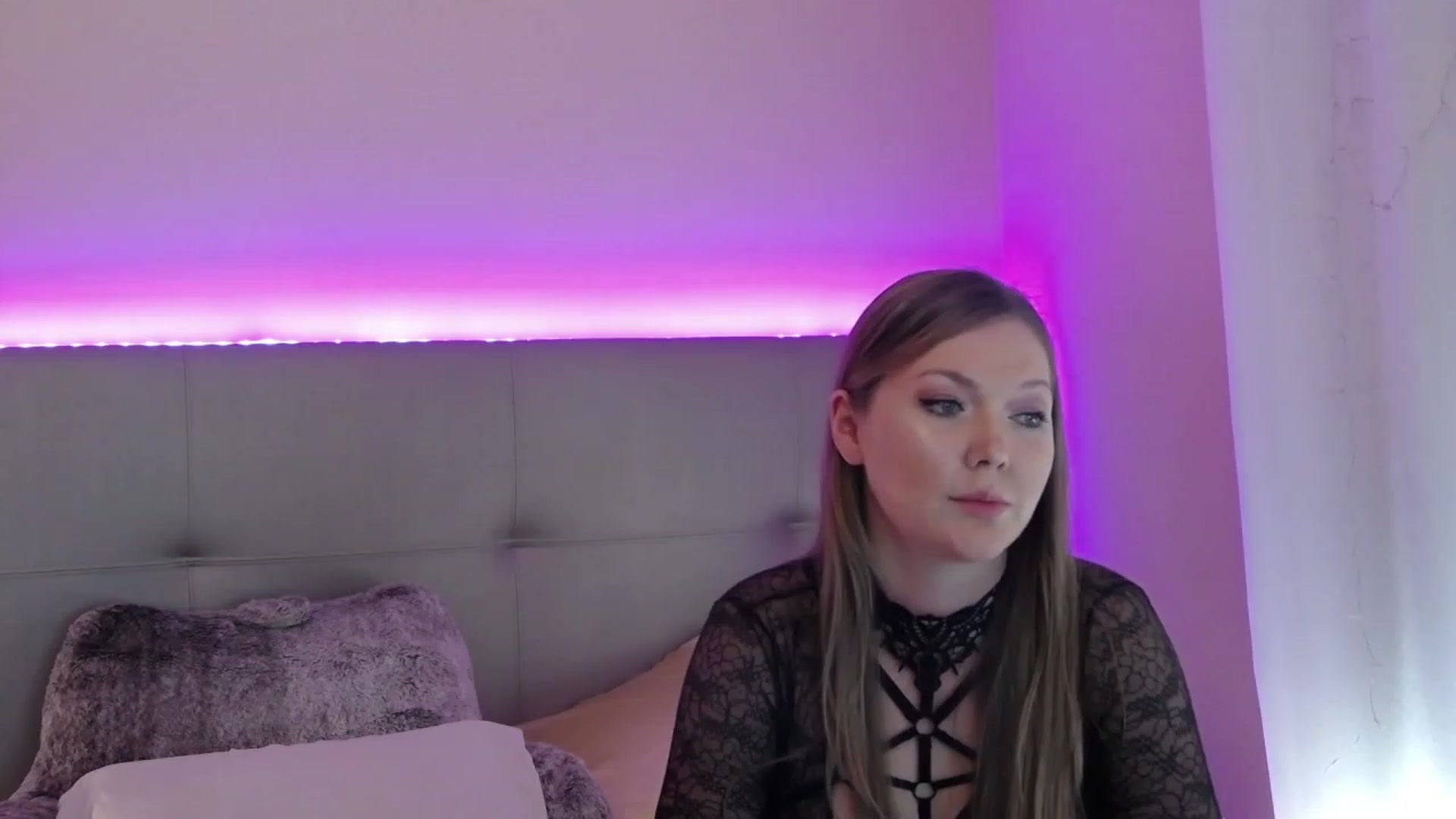Gallery image thumbnail from KittyKpk's myfreecams stream on, 02/18/2023, 10:43 image 5 of 20