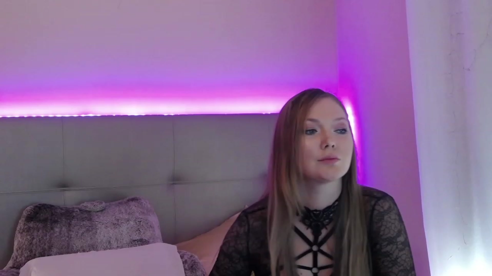 Gallery image thumbnail from KittyKpk's myfreecams stream on, 02/18/2023, 10:43 image 4 of 20
