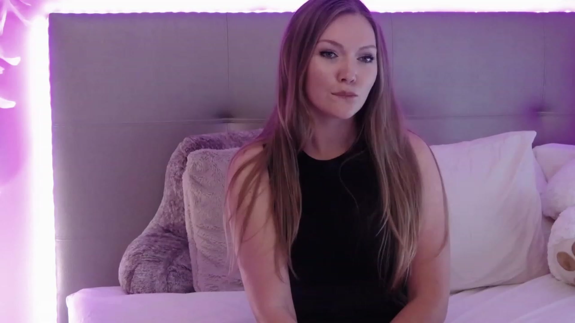 Gallery image thumbnail from KittyKpk's myfreecams stream on, 04/20/2023, 19:10 image 8 of 20