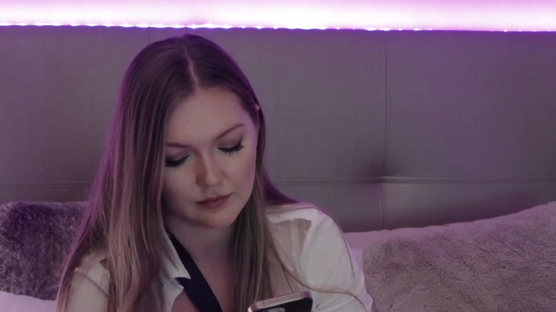 Gallery image thumbnail from KittyKpk's myfreecams stream on, 04/28/2023, 23:27 image 1 of 20