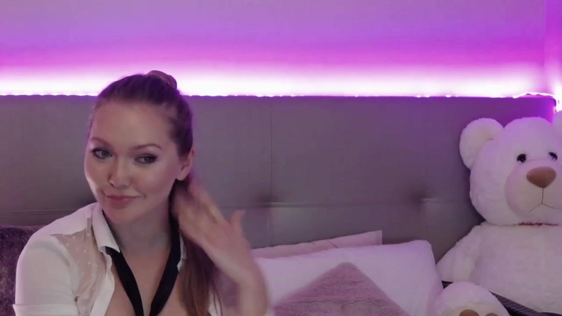 Gallery image thumbnail from KittyKpk's myfreecams stream on, 04/29/2023, 02:15 image 6 of 20
