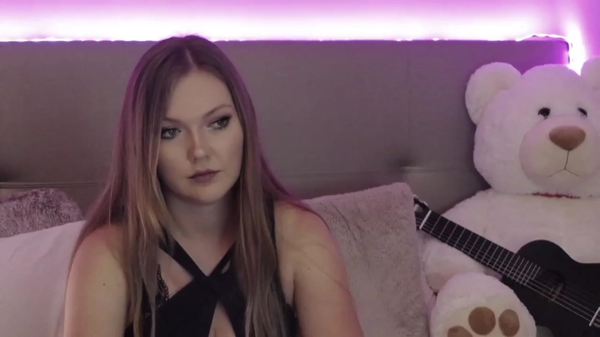 Gallery image thumbnail from KittyKpk's myfreecams stream on, 04/30/2023, 01:13 image 12 of 20