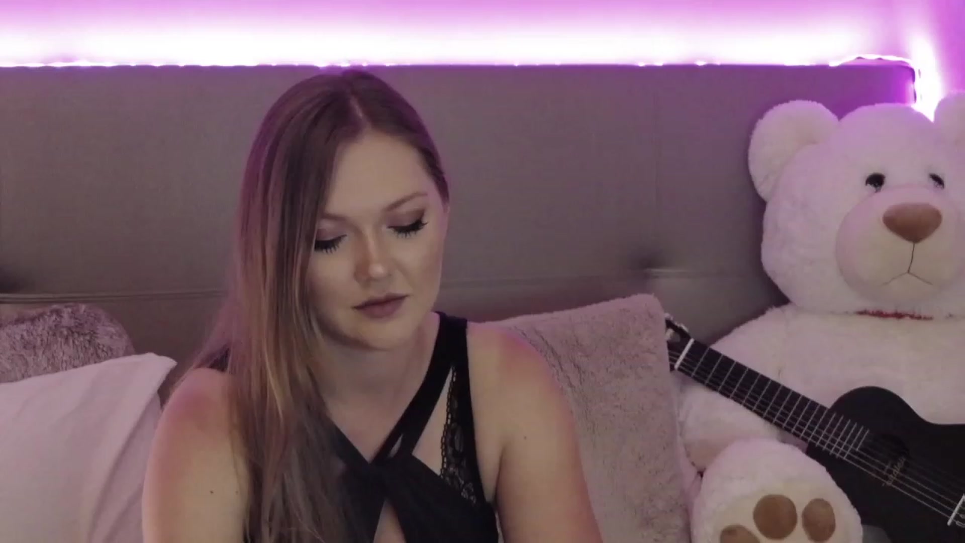 Gallery image thumbnail from KittyKpk's myfreecams stream on, 04/30/2023, 01:13 image 10 of 20