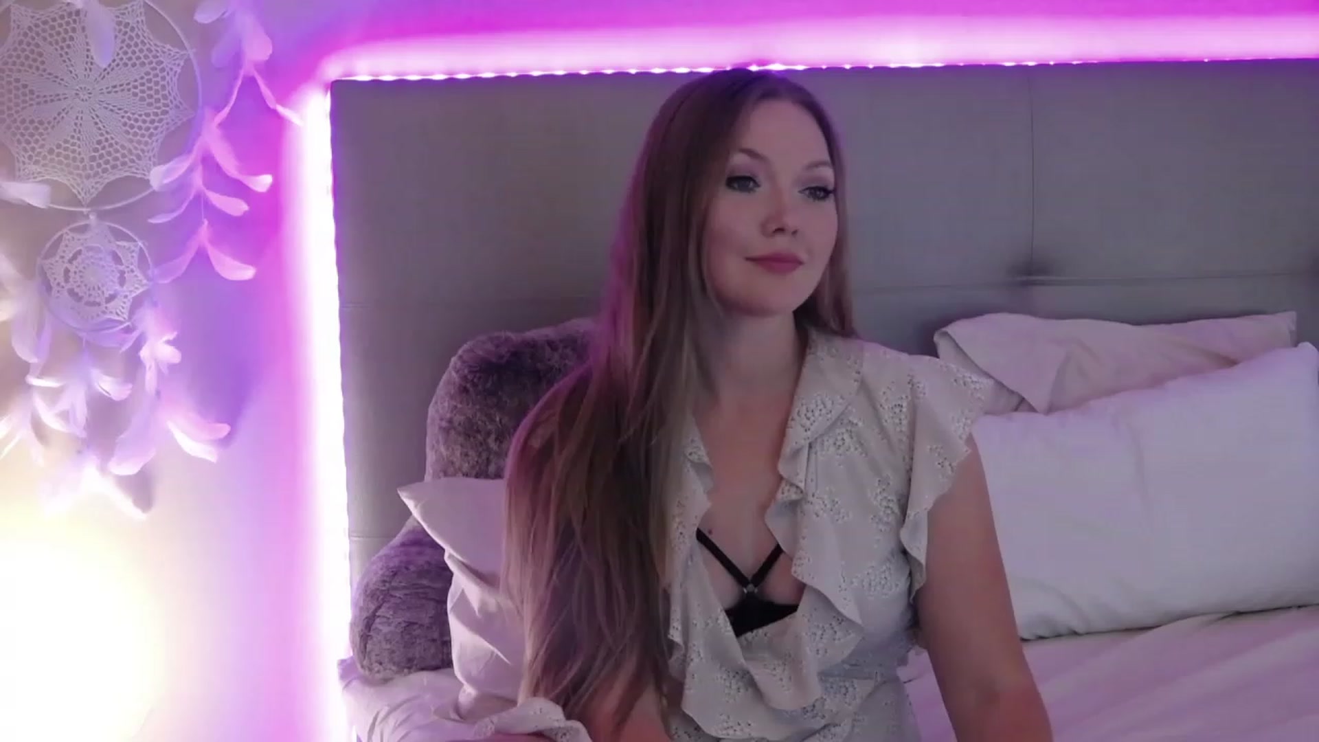 Gallery image thumbnail from KittyKpk's myfreecams stream on, 05/27/2023, 16:27 image 2 of 20