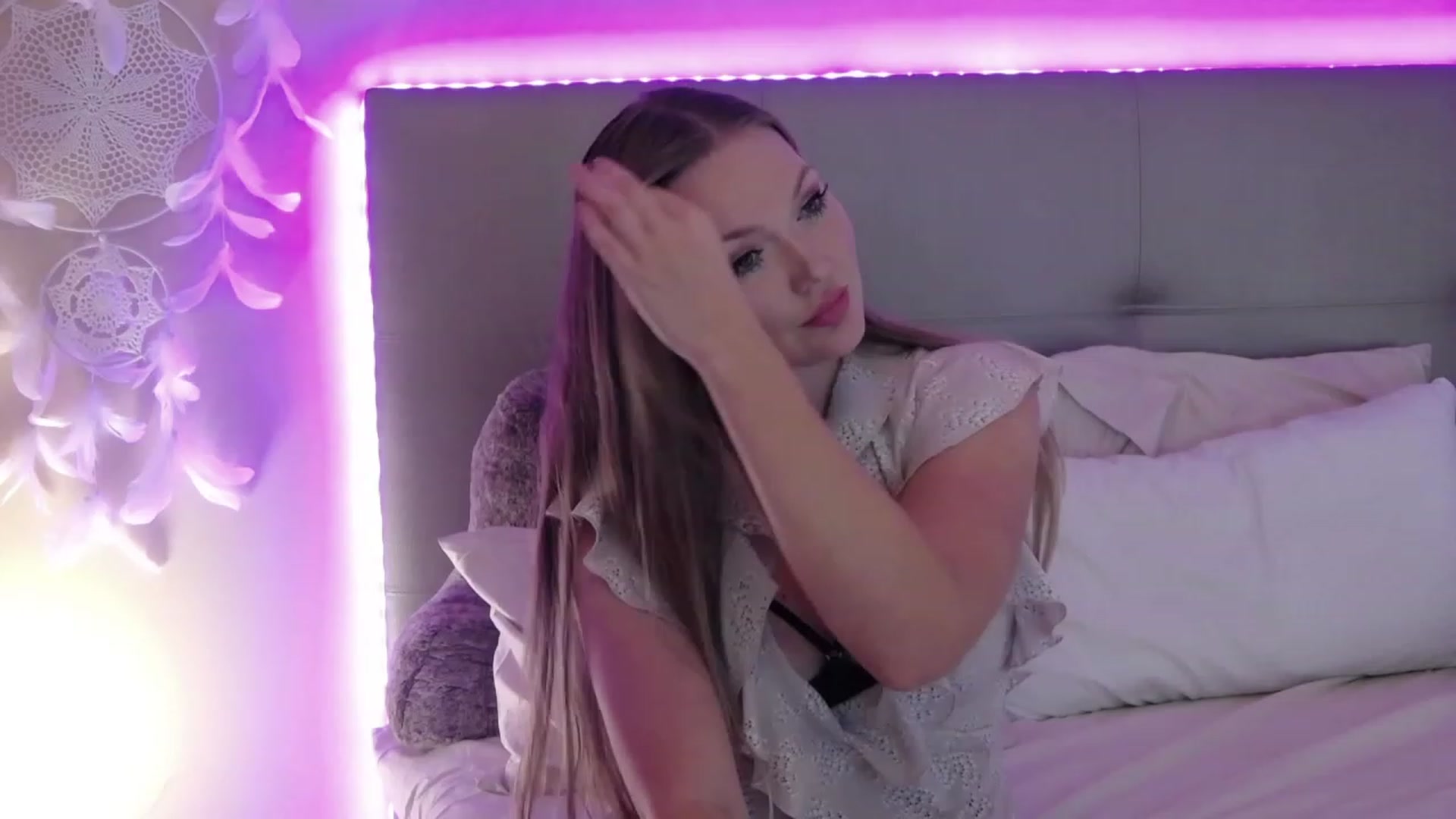 Gallery image thumbnail from KittyKpk's myfreecams stream on, 05/27/2023, 16:27 image 1 of 20