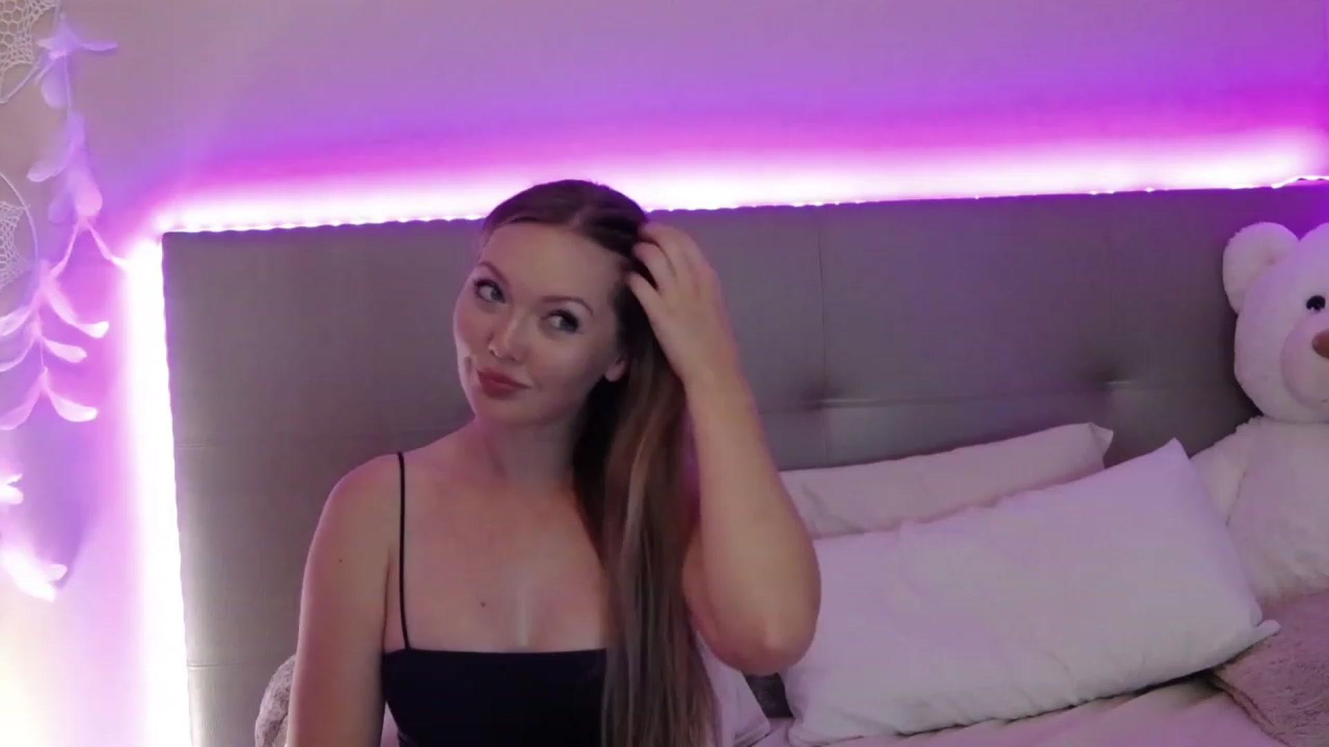 Gallery image thumbnail from KittyKpk's myfreecams stream on, 06/03/2023, 02:25 image 16 of 20