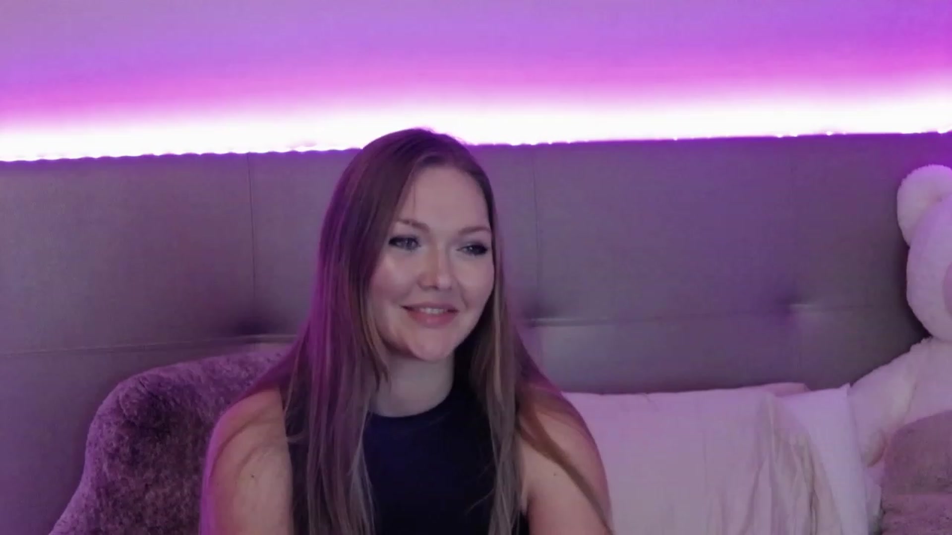 Gallery image thumbnail from KittyKpk's myfreecams stream on, 06/05/2023, 23:53 image 2 of 20