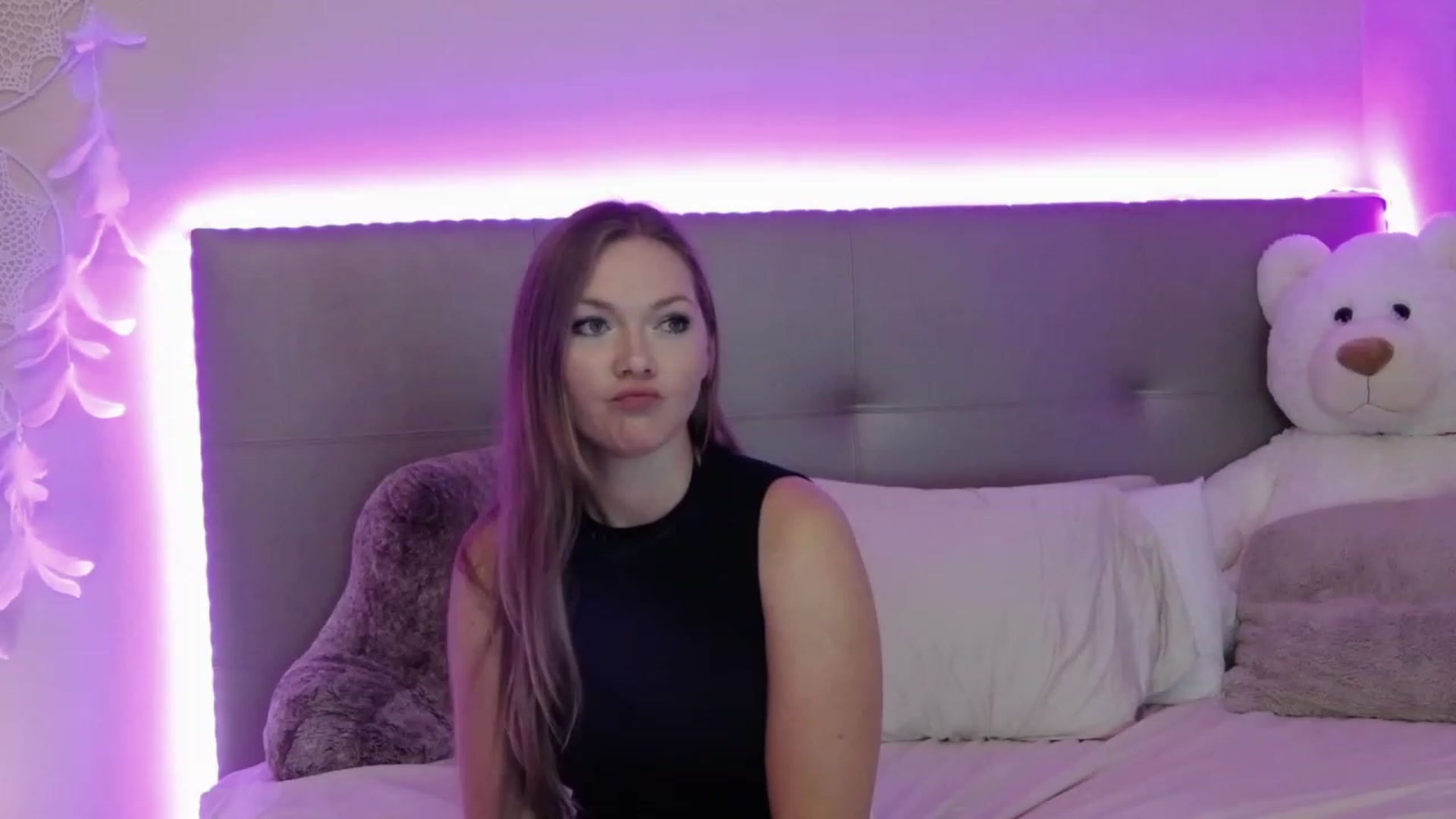Gallery image thumbnail from KittyKpk's myfreecams stream on, 06/05/2023, 23:53 image 19 of 20