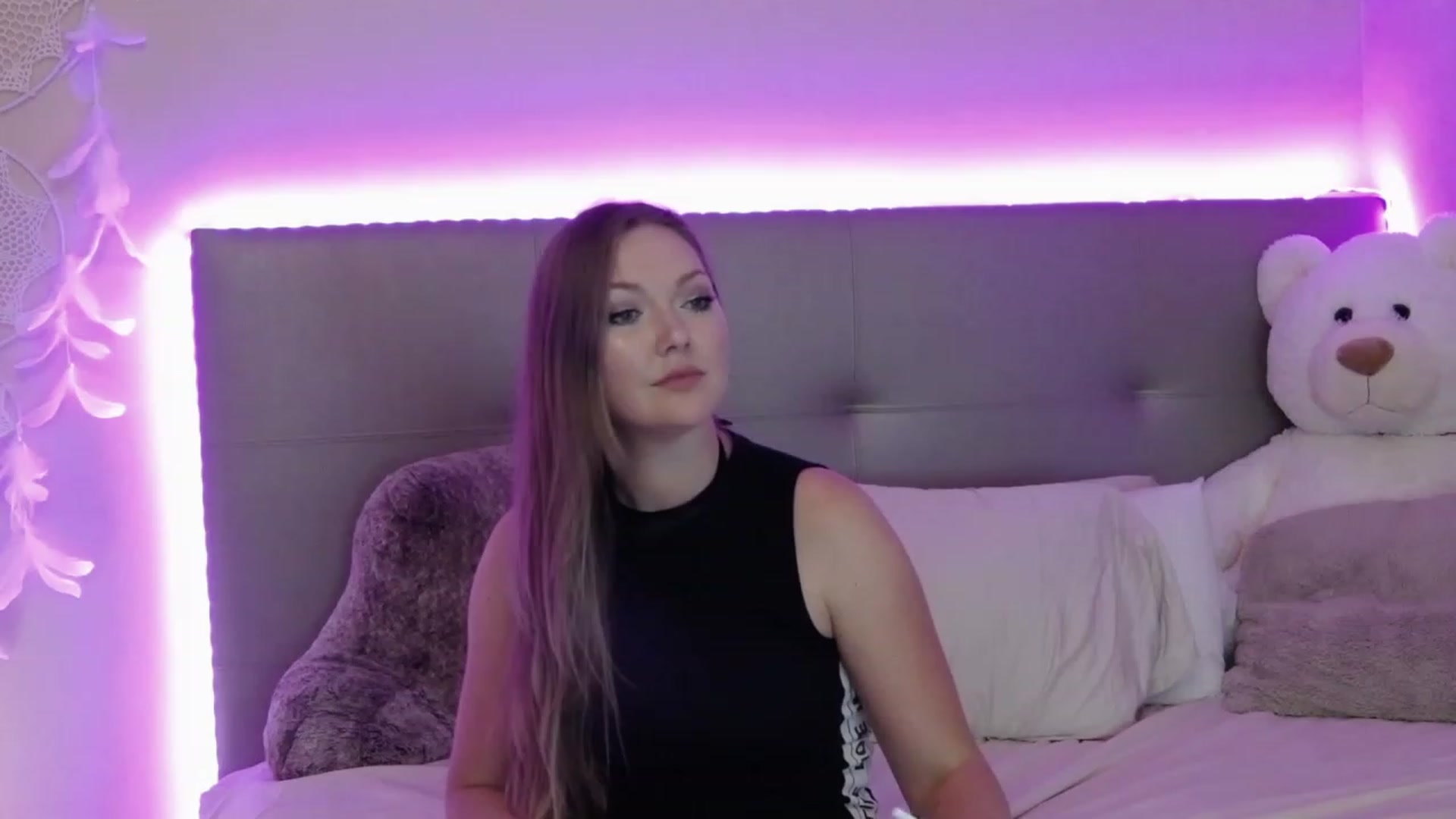 Gallery image thumbnail from KittyKpk's myfreecams stream on, 06/05/2023, 23:53 image 16 of 20