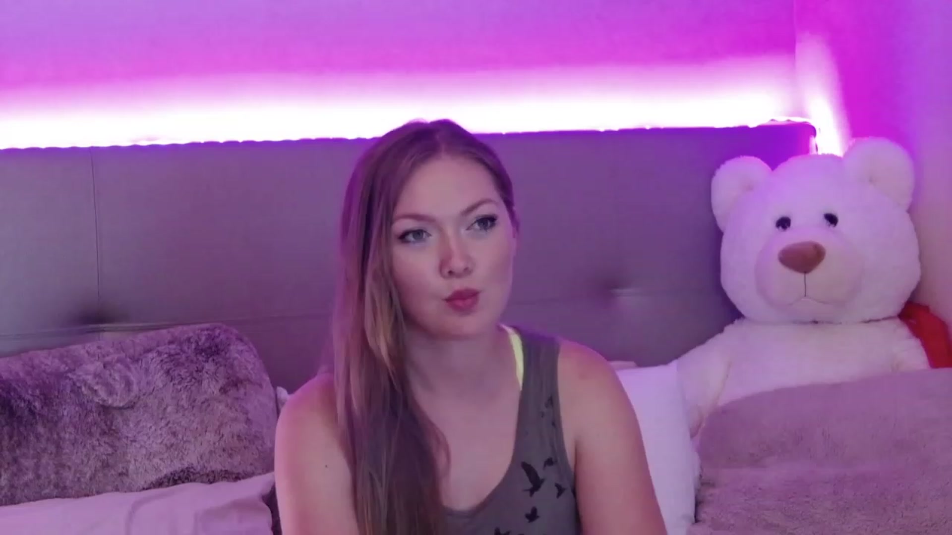 Gallery image thumbnail from KittyKpk's myfreecams stream on, 06/08/2023, 24:02 image 19 of 20