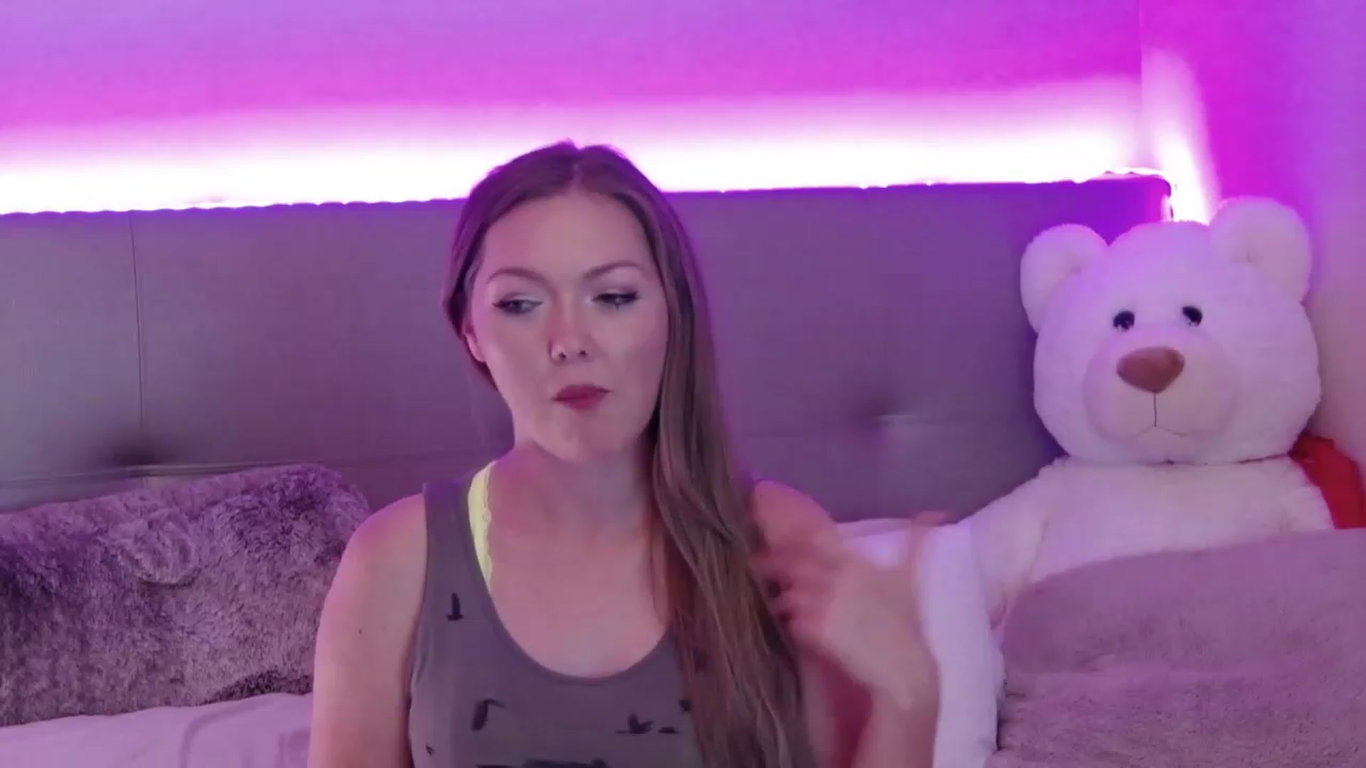 Gallery image thumbnail from KittyKpk's myfreecams stream on, 06/08/2023, 24:02 image 18 of 20