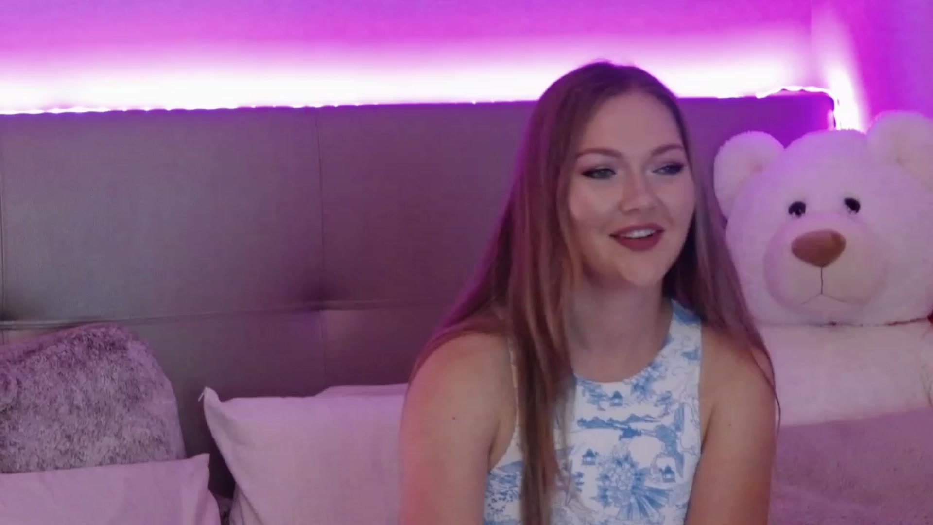 Gallery image thumbnail from KittyKpk's myfreecams stream on, 06/09/2023, 22:31 image 6 of 20