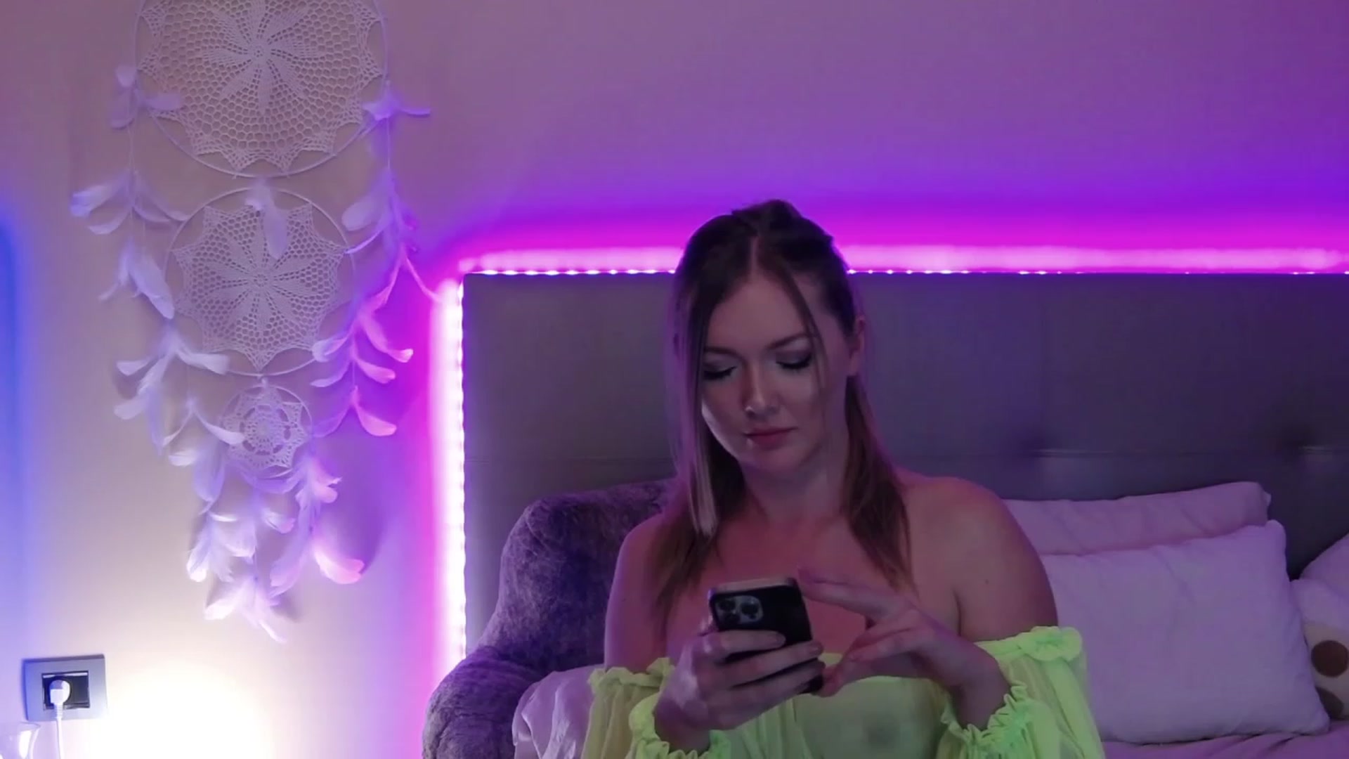 Gallery image thumbnail from KittyKpk's myfreecams stream on, 06/18/2023, 05:56 image 15 of 20
