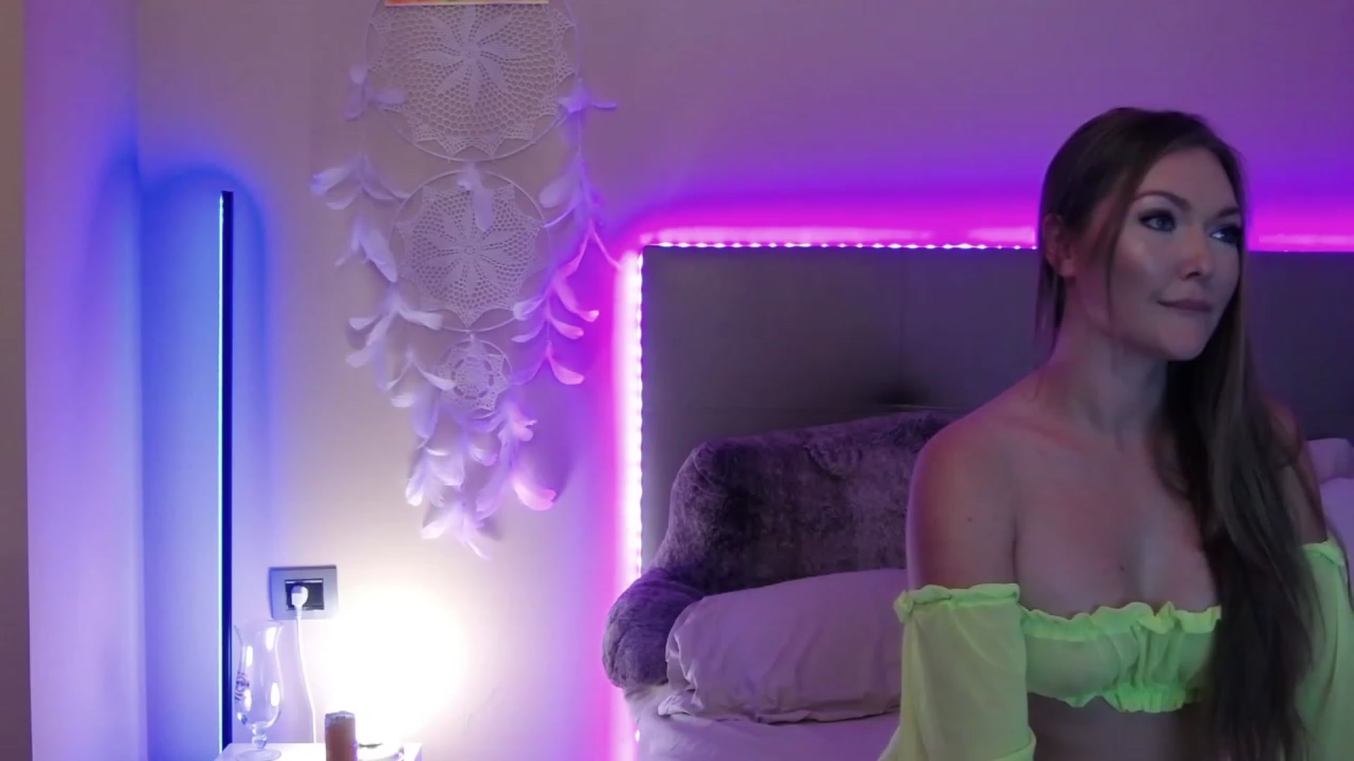 Gallery image thumbnail from KittyKpk's myfreecams stream on, 06/18/2023, 07:05 image 17 of 20