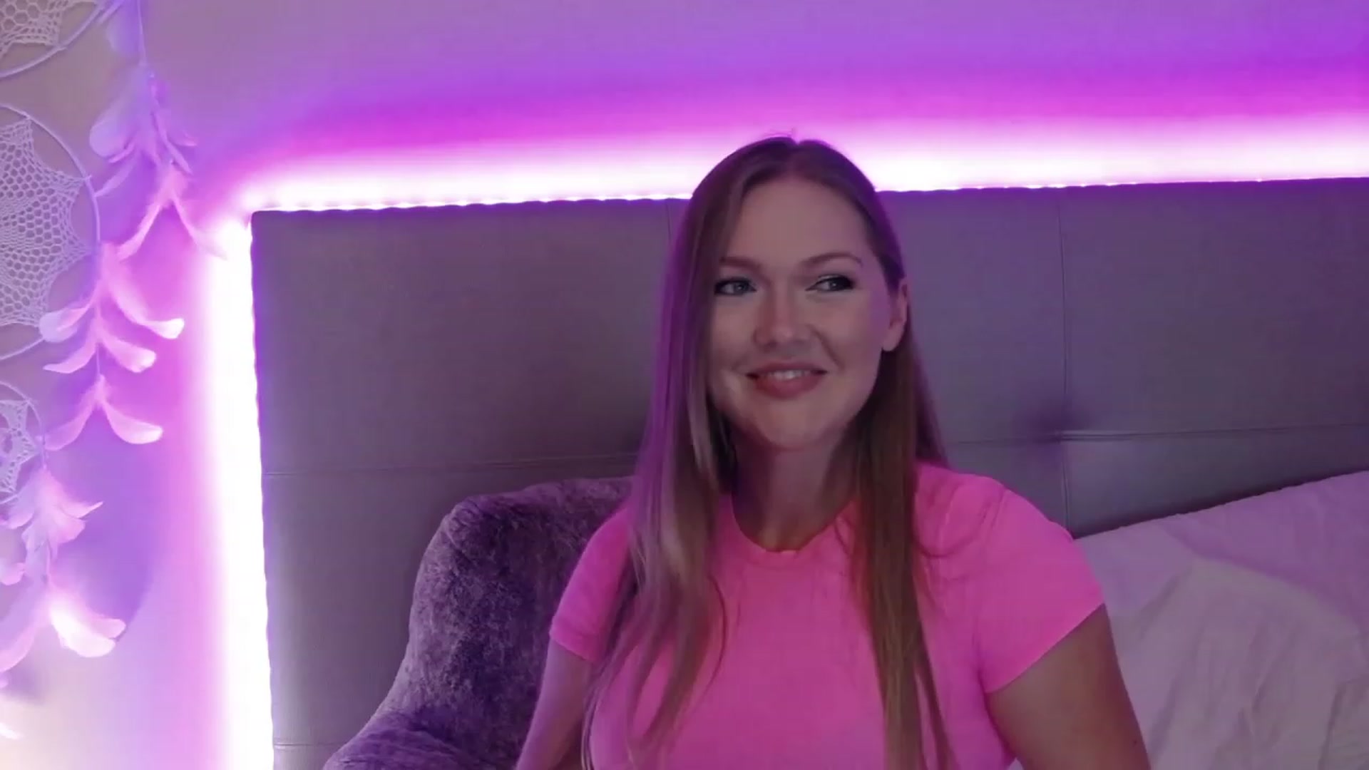 Gallery image thumbnail from KittyKpk's myfreecams stream on, 07/10/2023, 24:27 image 7 of 20