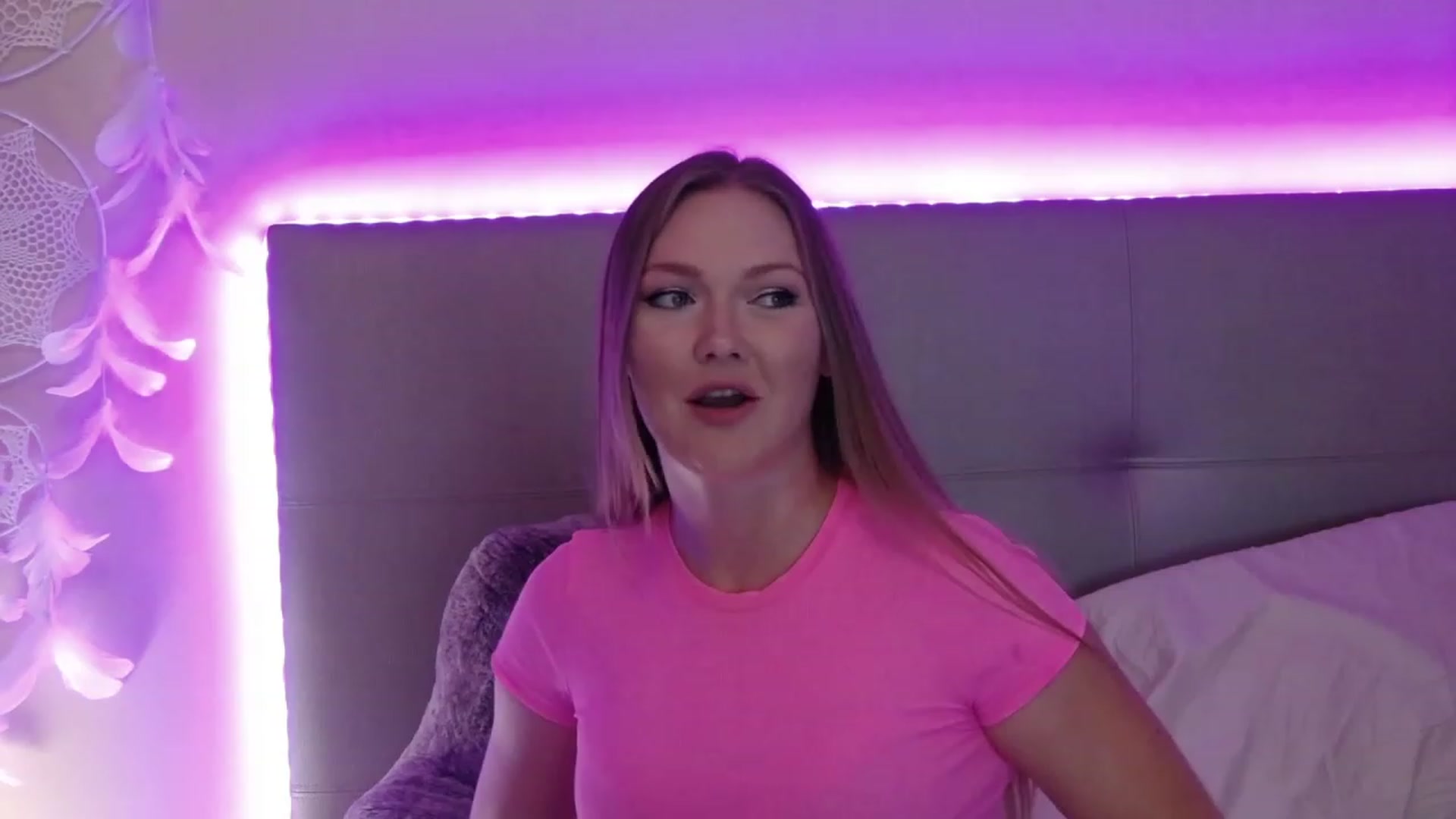 Gallery image thumbnail from KittyKpk's myfreecams stream on, 07/10/2023, 24:27 image 8 of 20