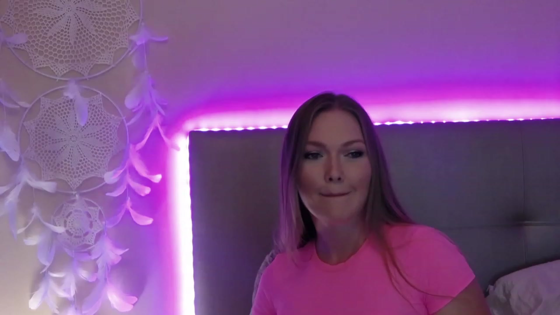 Gallery image thumbnail from KittyKpk's myfreecams stream on, 07/10/2023, 24:27 image 6 of 20