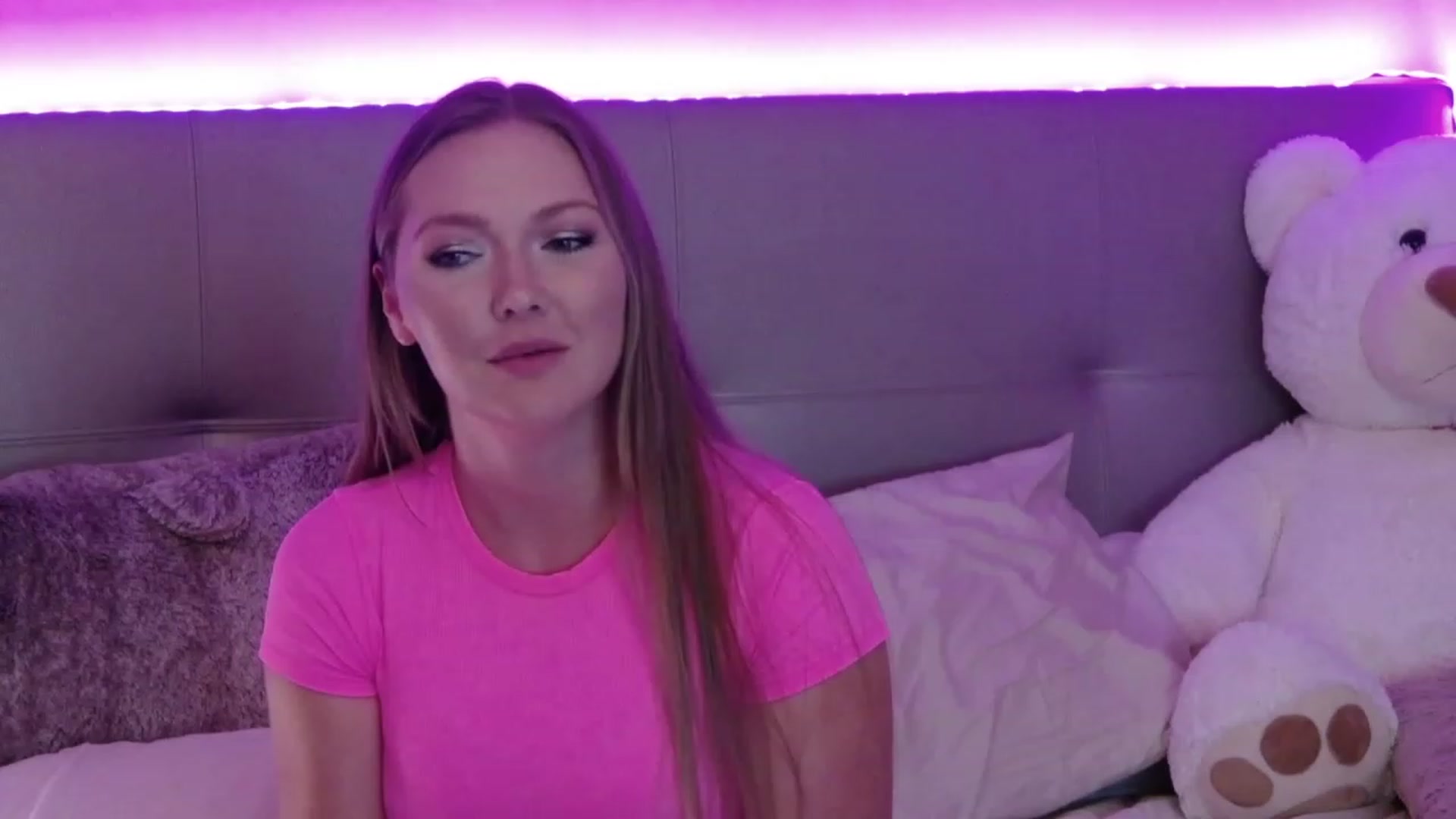 Gallery image thumbnail from KittyKpk's myfreecams stream on, 07/10/2023, 01:47 image 2 of 20