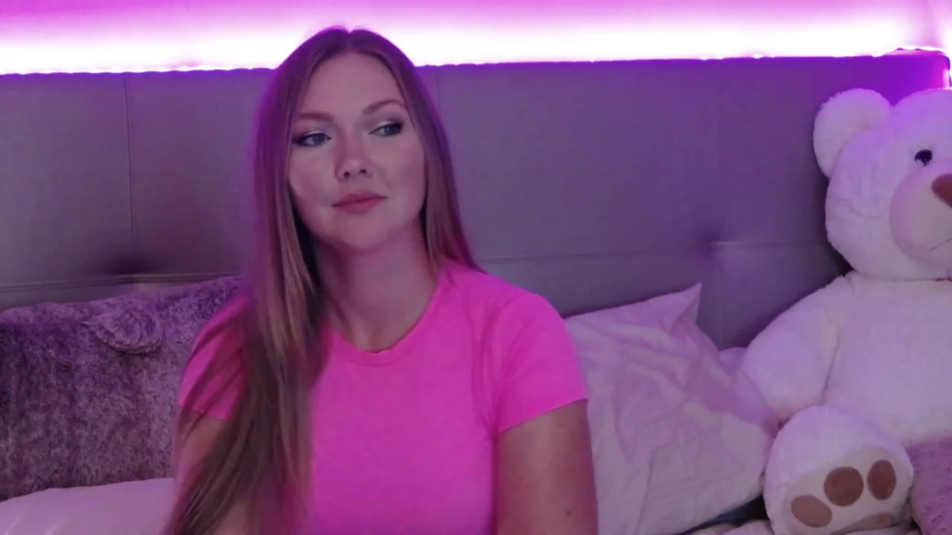 Gallery image thumbnail from KittyKpk's myfreecams stream on, 07/10/2023, 01:47 image 6 of 20