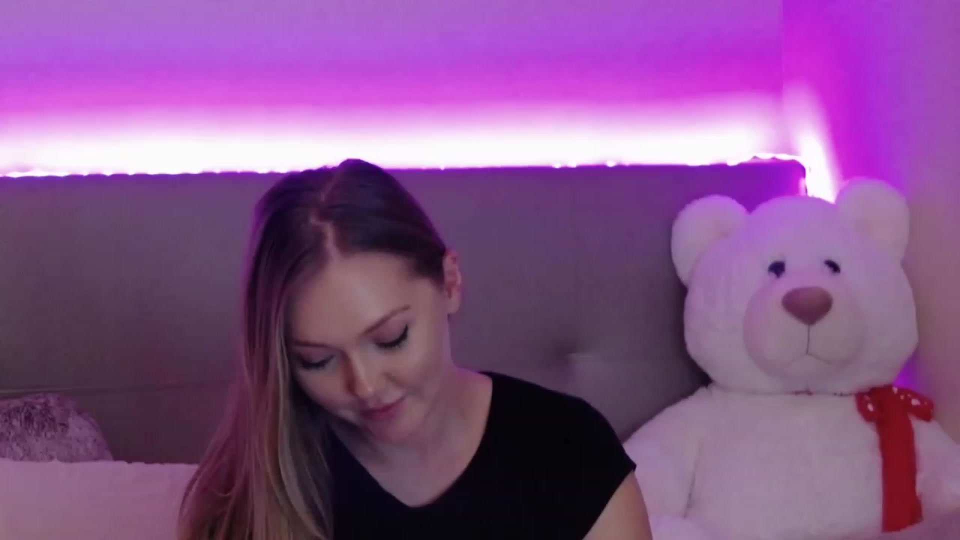 Gallery image thumbnail from KittyKpk's myfreecams stream on, 07/13/2023, 24:00 image 11 of 20
