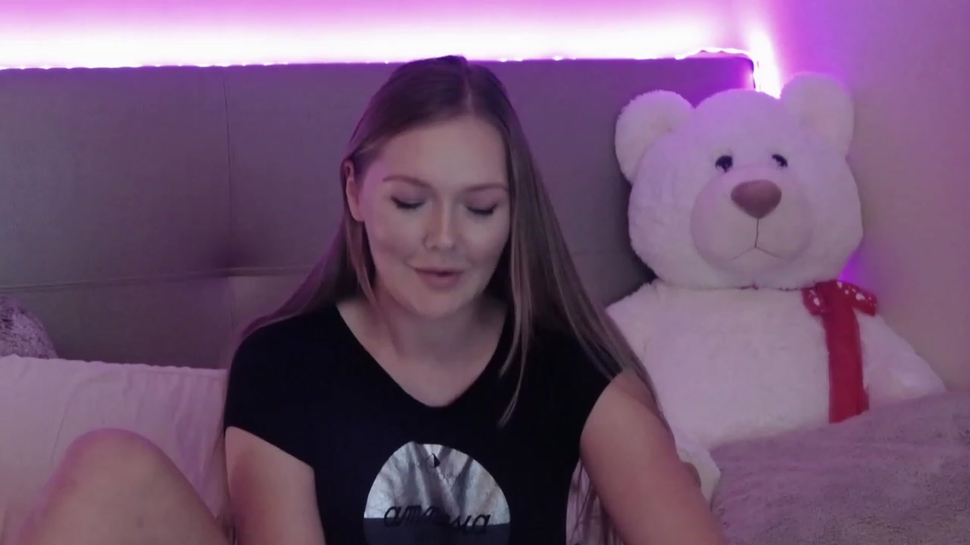 Gallery image thumbnail from KittyKpk's myfreecams stream on, 07/13/2023, 24:00 image 2 of 20
