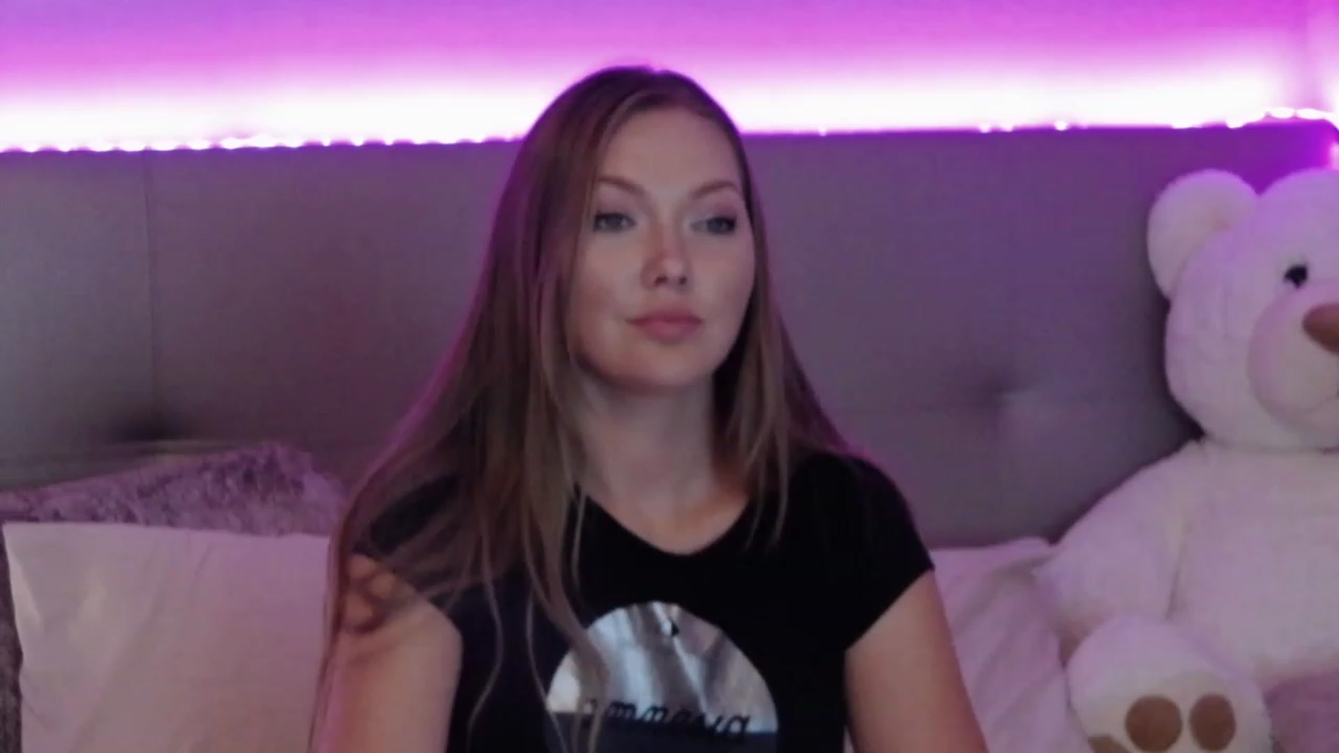 Gallery image thumbnail from KittyKpk's myfreecams stream on, 07/13/2023, 24:00 image 18 of 20