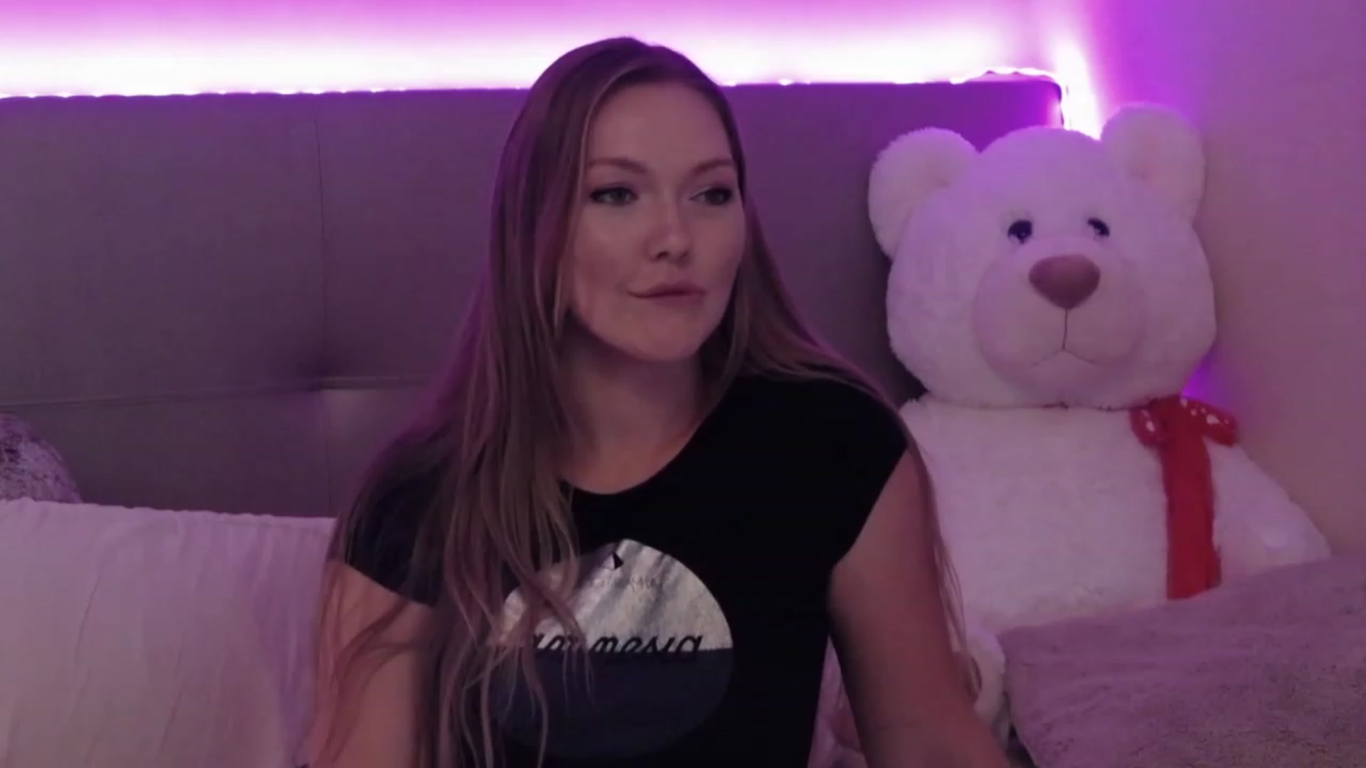 Gallery image thumbnail from KittyKpk's myfreecams stream on, 07/13/2023, 24:00 image 3 of 20