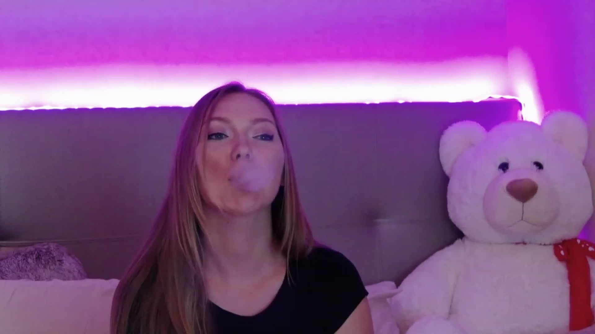 Gallery image thumbnail from KittyKpk's myfreecams stream on, 07/13/2023, 01:55 image 18 of 20