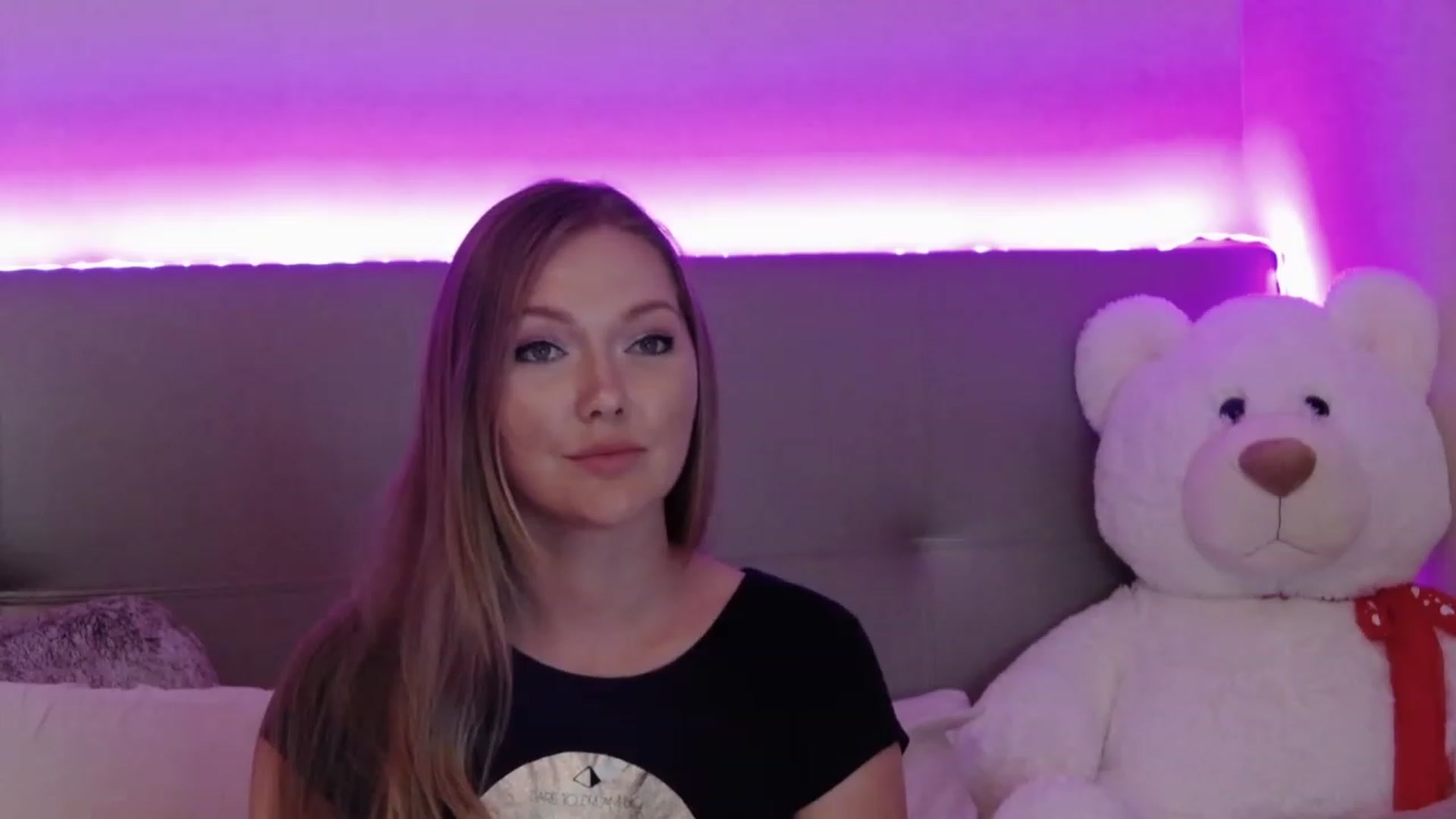Gallery image thumbnail from KittyKpk's myfreecams stream on, 07/13/2023, 01:55 image 17 of 20