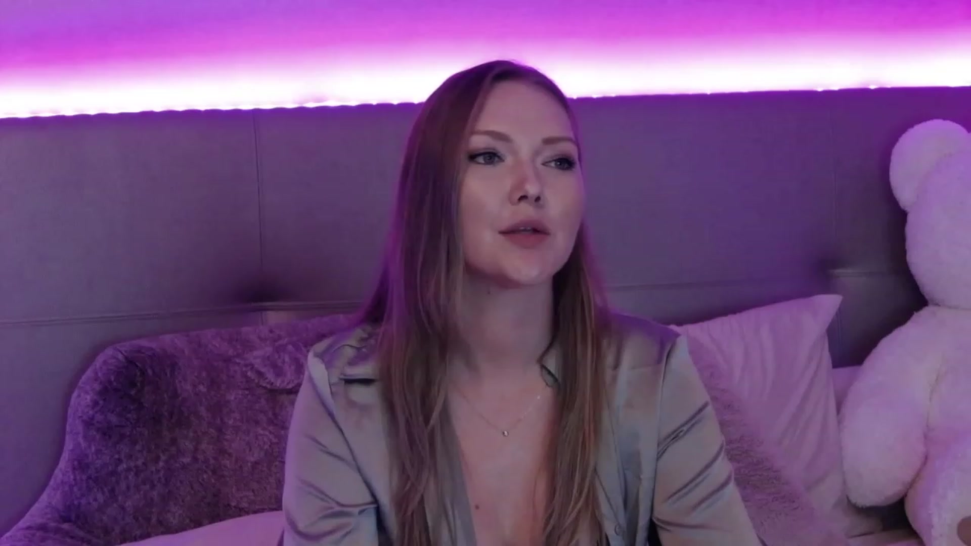 Gallery image thumbnail from KittyKpk's myfreecams stream on, 09/13/2023, 24:02 image 7 of 20