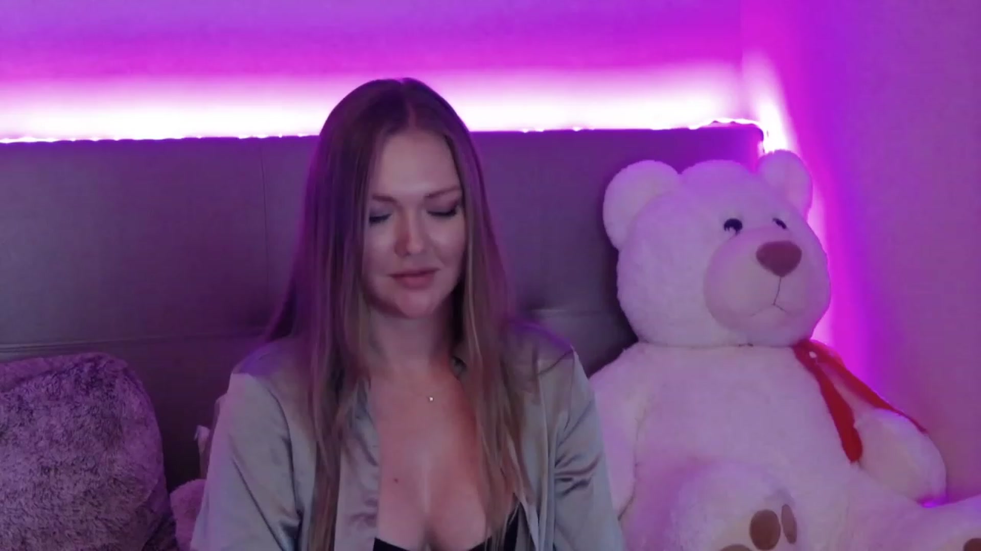 Gallery image thumbnail from KittyKpk's myfreecams stream on, 09/13/2023, 02:42 image 11 of 20