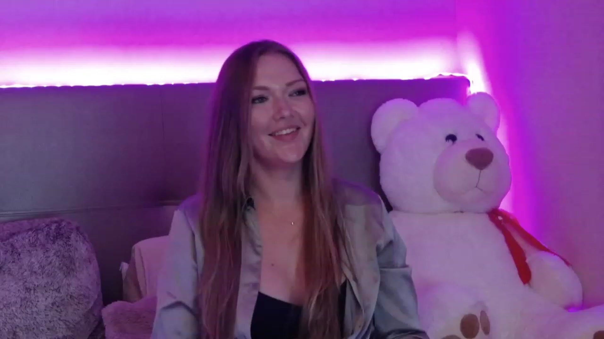 Gallery image thumbnail from KittyKpk's myfreecams stream on, 09/13/2023, 02:42 image 12 of 20