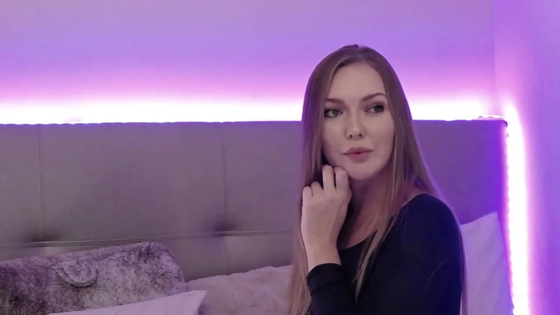 Gallery image thumbnail from KittyKpk's myfreecams stream on, 11/02/2023, 24:46 image 18 of 20