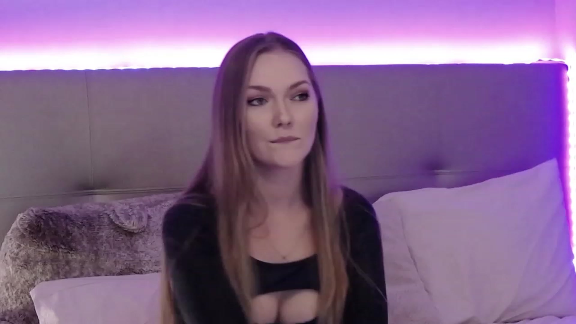 Gallery image thumbnail from KittyKpk's myfreecams stream on, 11/02/2023, 24:48 image 1 of 20