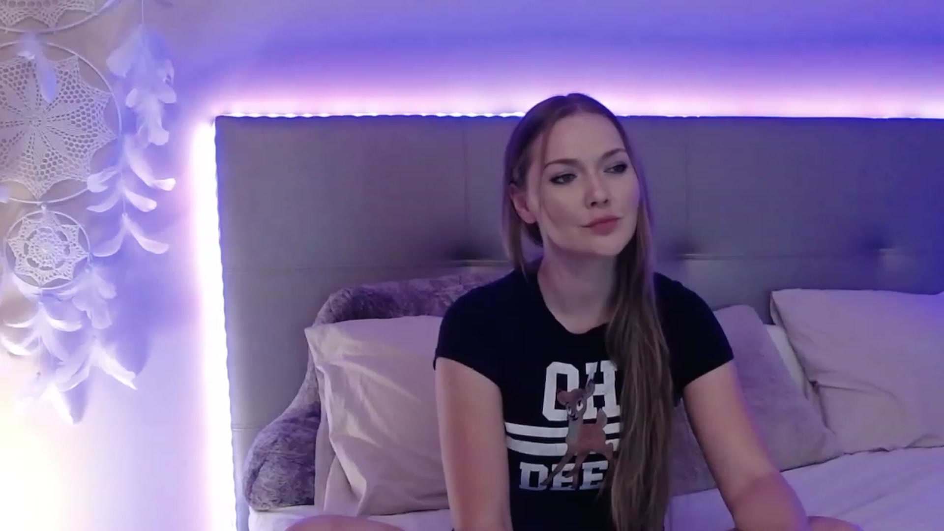 Gallery image thumbnail from KittyKpk's myfreecams stream on, 11/15/2023, 19:29 image 19 of 20