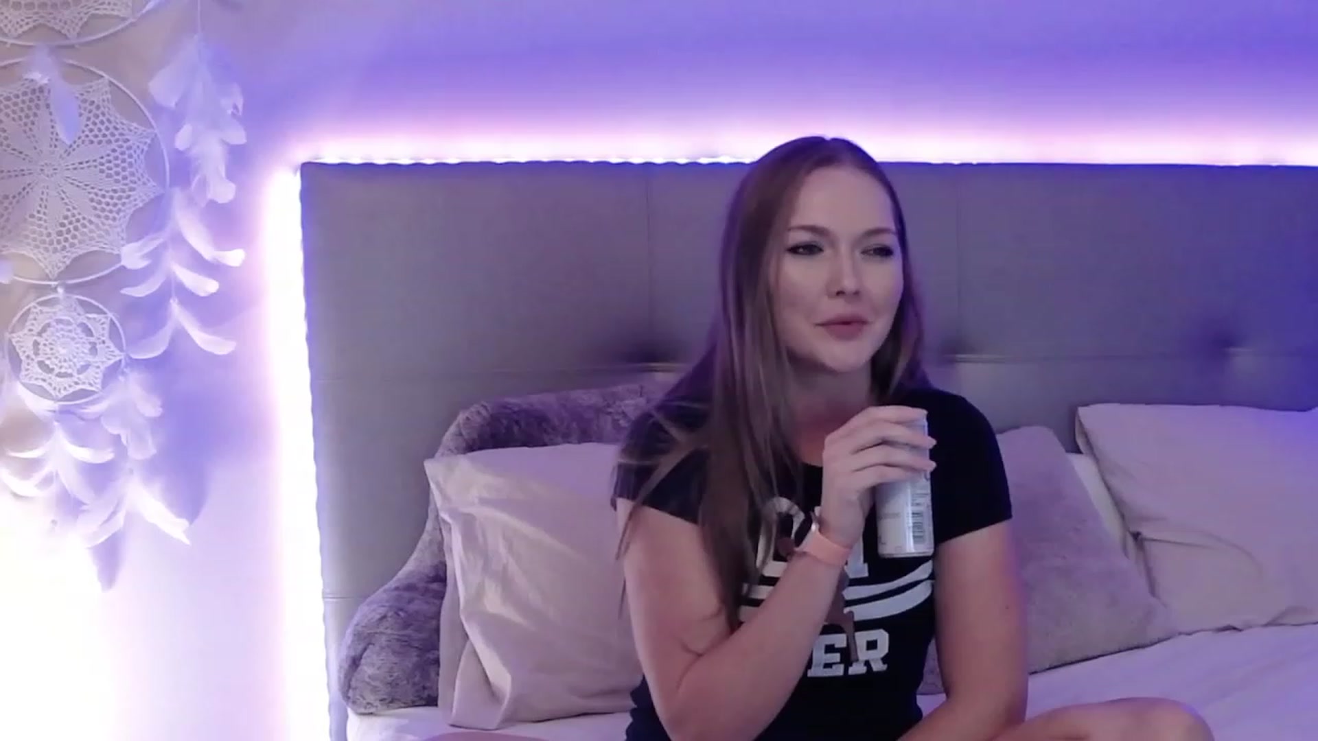 Gallery image thumbnail from KittyKpk's myfreecams stream on, 11/15/2023, 20:01 image 3 of 20