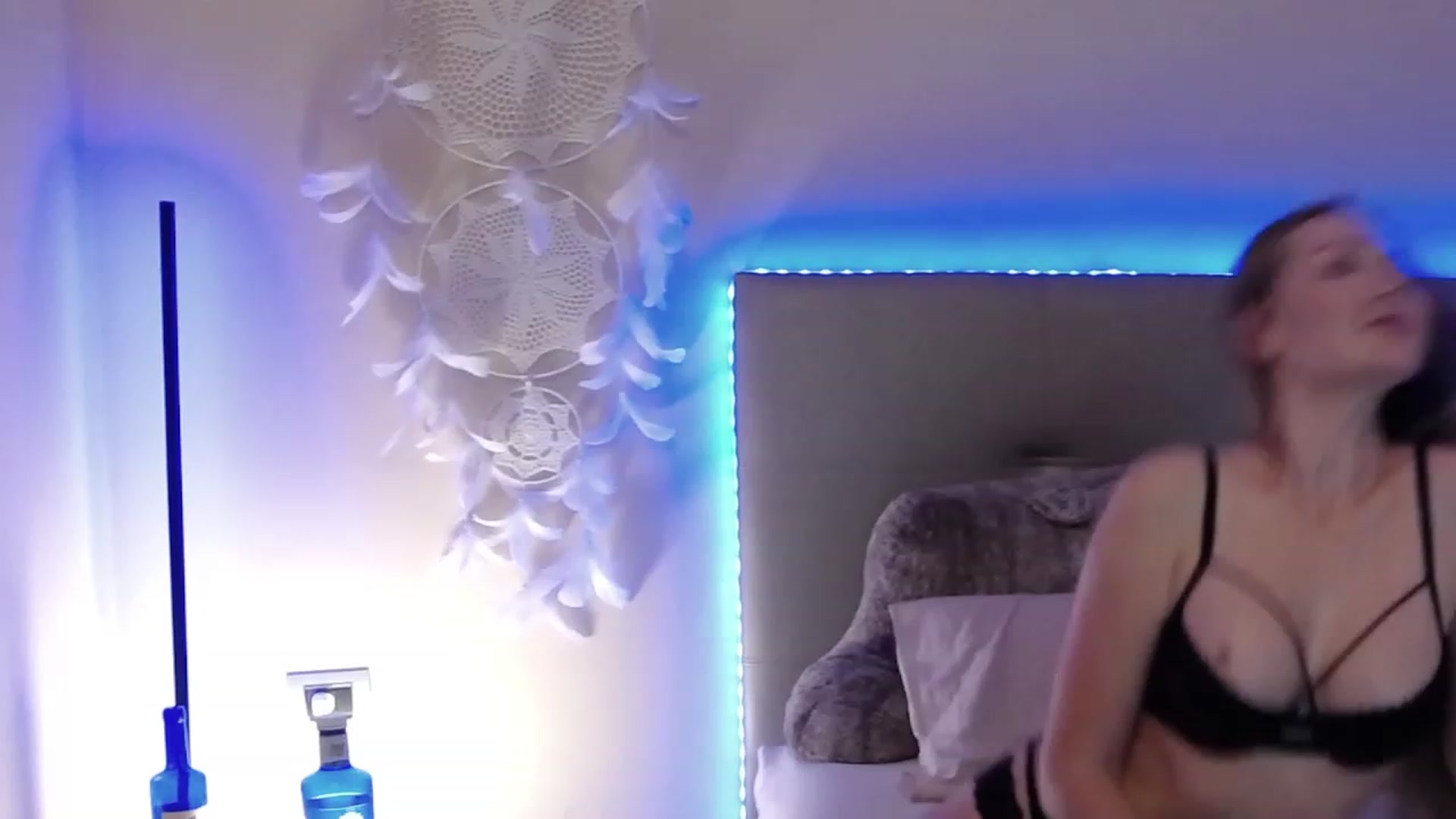 Gallery image thumbnail from KittyKpk's myfreecams stream on, 11/24/2023, 01:36 image 7 of 20