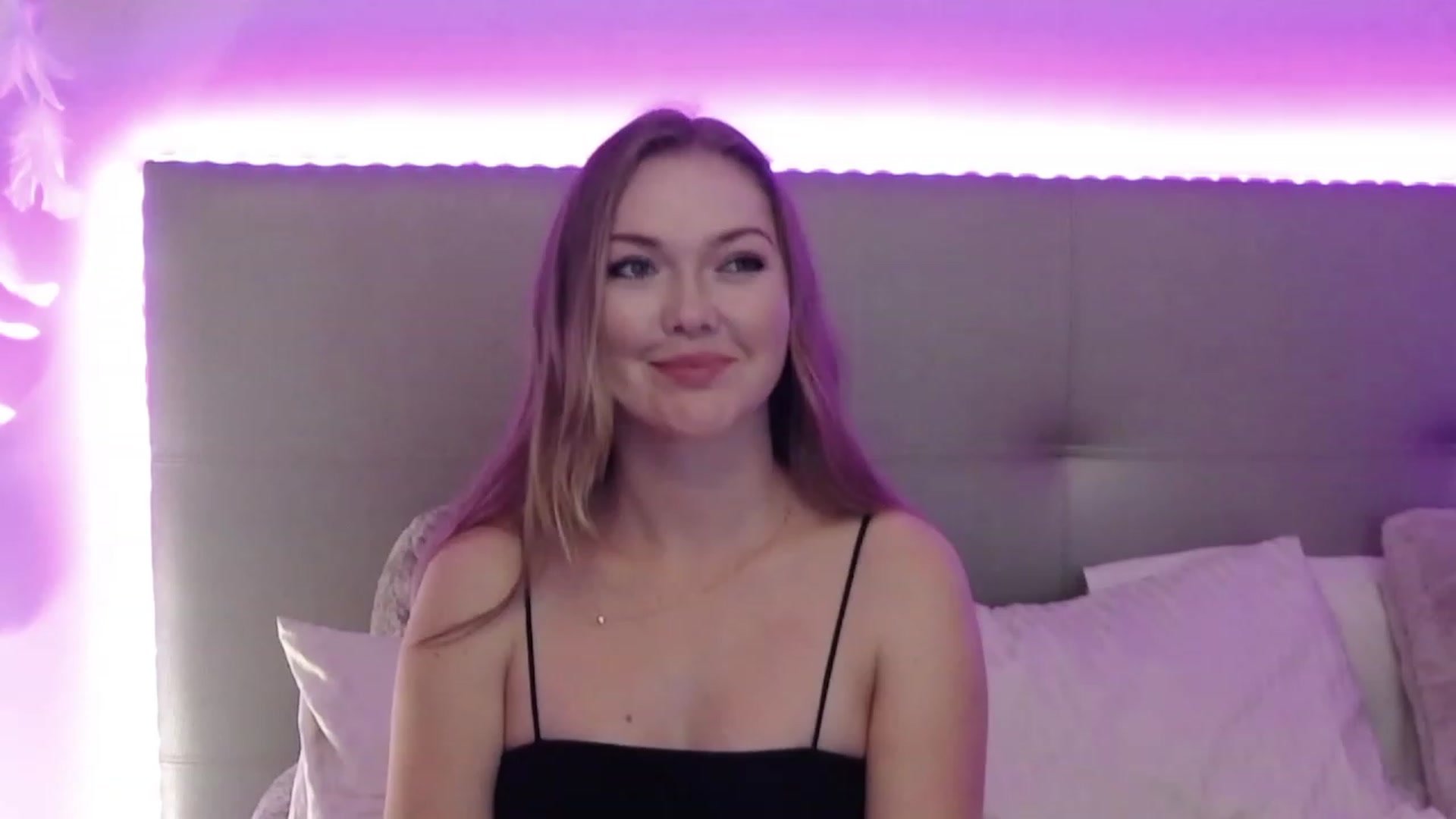 Gallery image thumbnail from KittyKpk's myfreecams stream on, 02/17/2024, 23:34 image 17 of 20