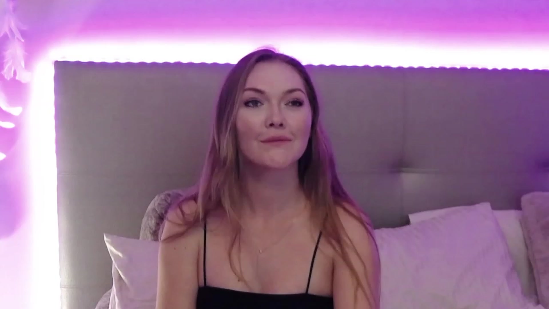 Gallery image thumbnail from KittyKpk's myfreecams stream on, 02/17/2024, 23:34 image 13 of 20
