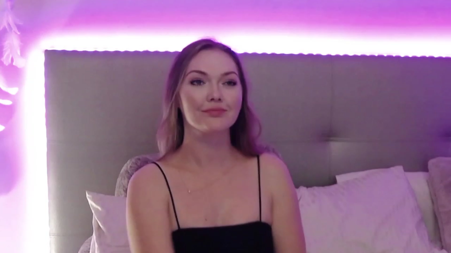 Gallery image thumbnail from KittyKpk's myfreecams stream on, 02/17/2024, 23:34 image 15 of 20