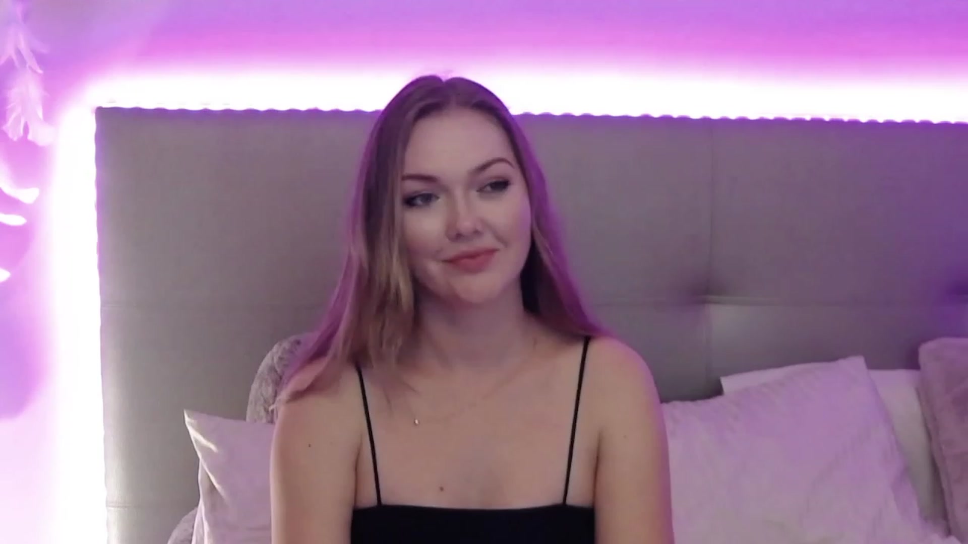 Gallery image thumbnail from KittyKpk's myfreecams stream on, 02/17/2024, 23:34 image 16 of 20
