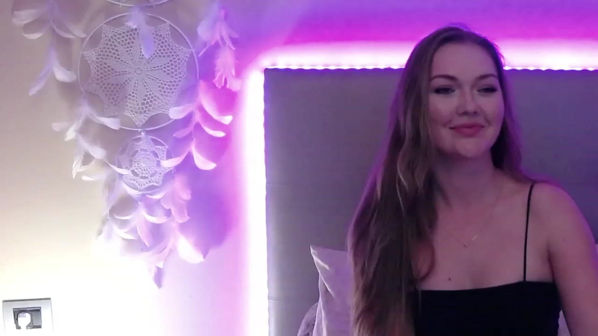 Gallery image thumbnail from KittyKpk's myfreecams stream on, 02/17/2024, 23:34 image 12 of 20